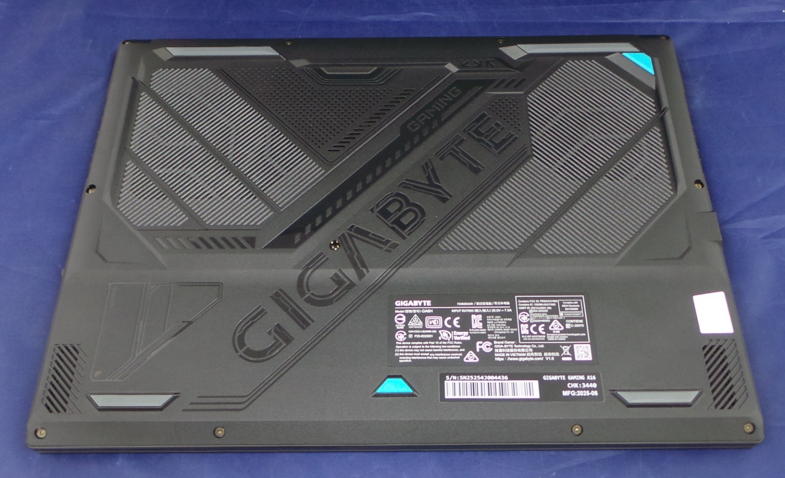 Gigabyte Gaming Laptop A16 i7-13620H NiVidia GeForce RTX 5060 1TB SSD 32GB RAM