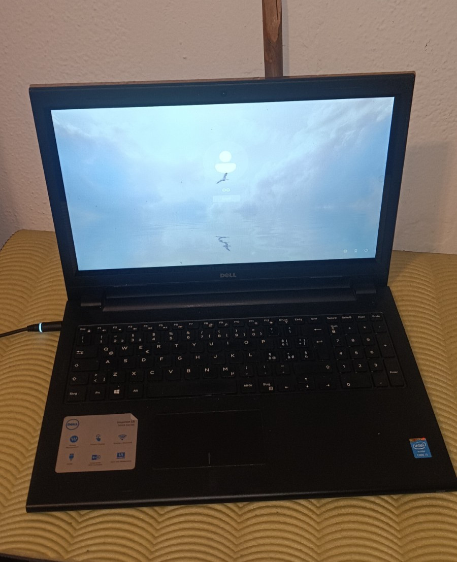 DELL INSPIRON 3542 13-4030U 15.6″ TOUCHSCREEN 8GB 256GB SSD WIN11