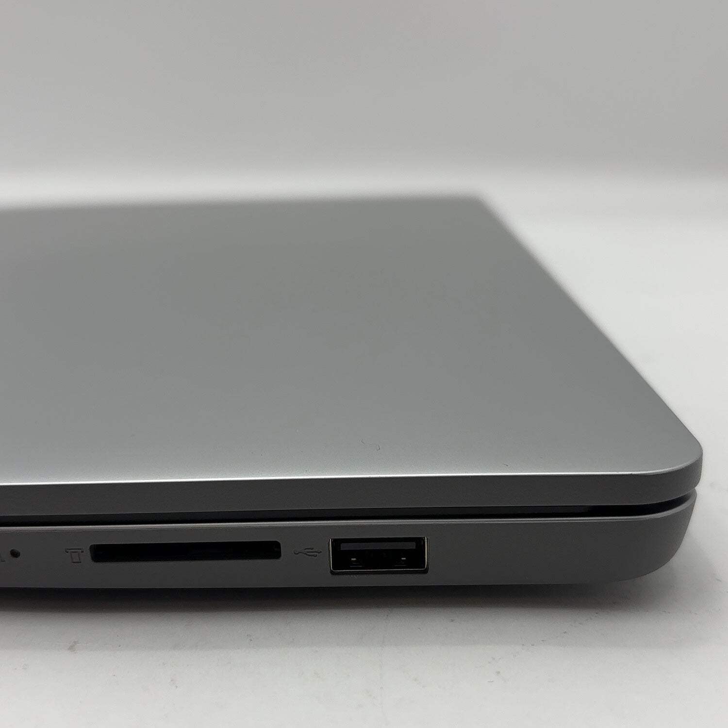 Lenovo IdeaPad 1 MMC 14″ Pentium Silver N6000 1.1GHz 4GB RAM 128GB SSD