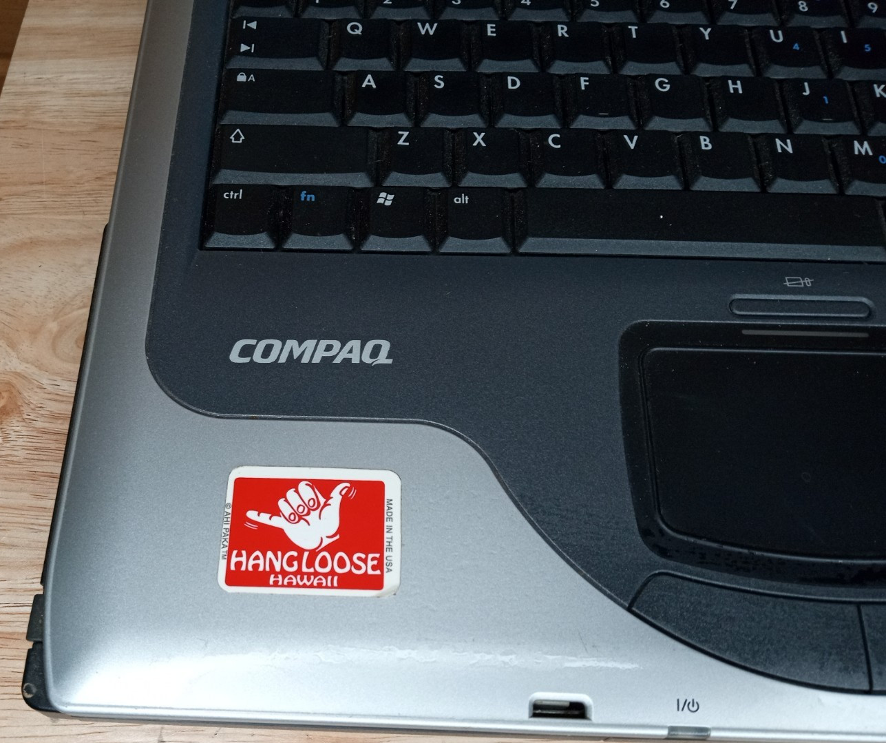Vintage Compaq Presario 2500 Pentium 4 Laptop 512MB RAM 60GB For Parts
