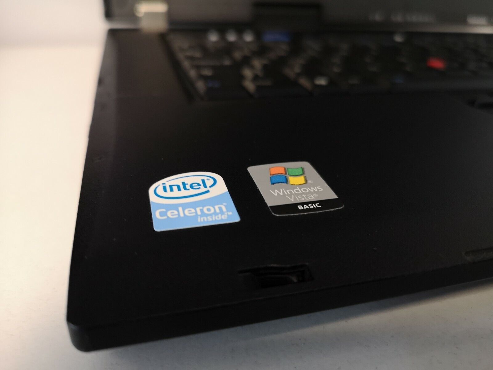 Lenovo ThinkPad R61e Celeron 2.00Ghz 2GB 120GB HDD 1280x800px DVD Win XP Pro