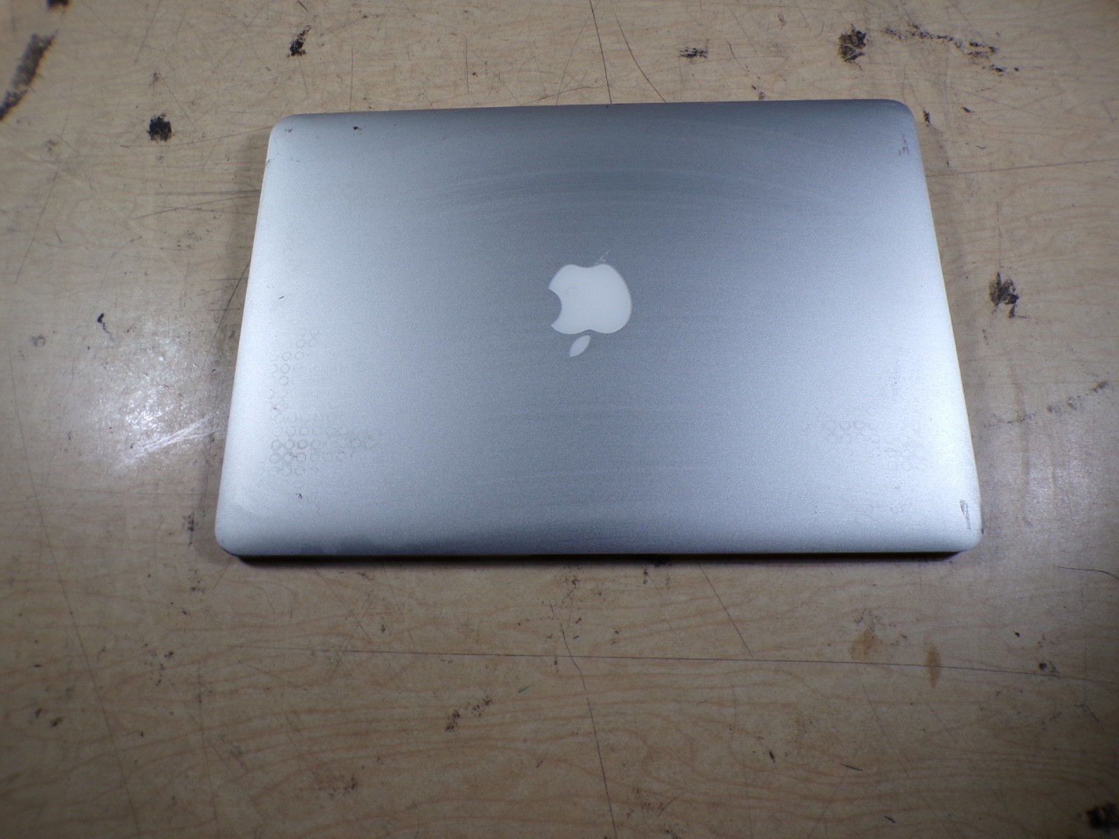 MACBOOK AIR “CORE I5” 1.3 13” (MID-2013) 1.3 GHZ CORE I5 (I5-4250U) 4GB RAM
