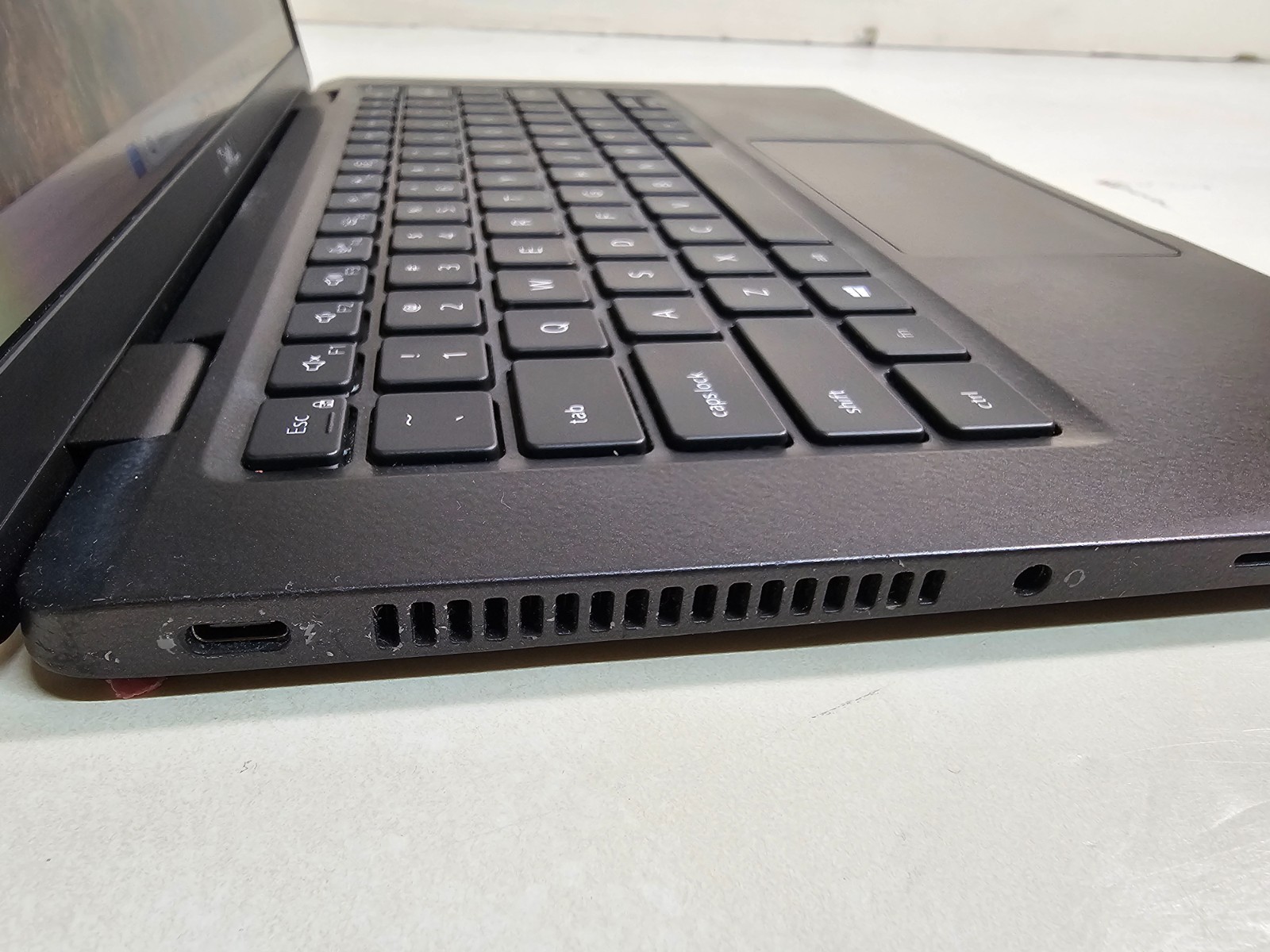 Dell Latitude 7320 Laptop 2.6 GHz i5-1145G7 16GB 512GB 13.3″ FHD Webcam Backlit