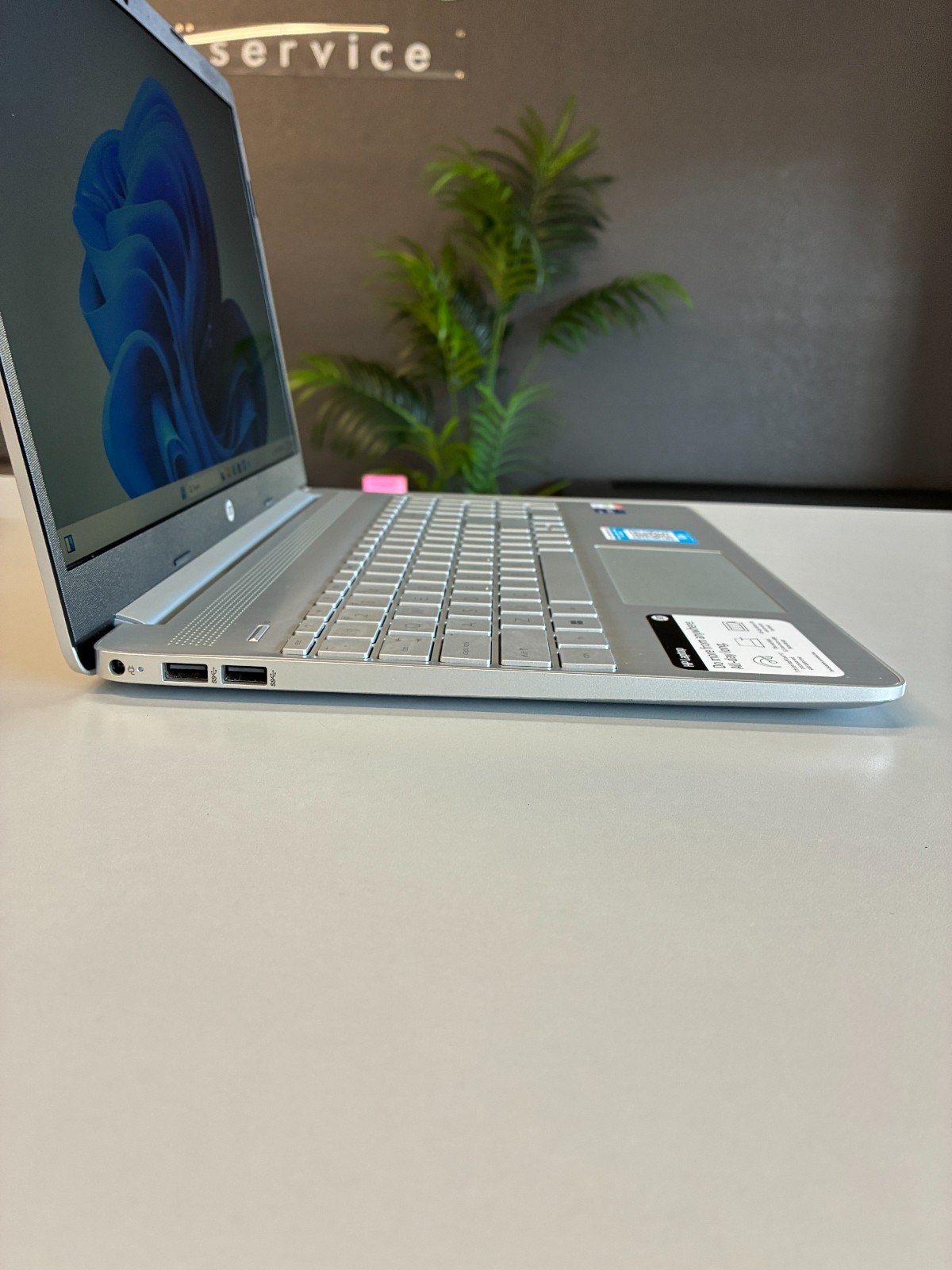 HP 15-dy2073dx: Touch 15.6″ / i7-1165G7 / RAM 16Gb / SSD 512Gb / Win 11
