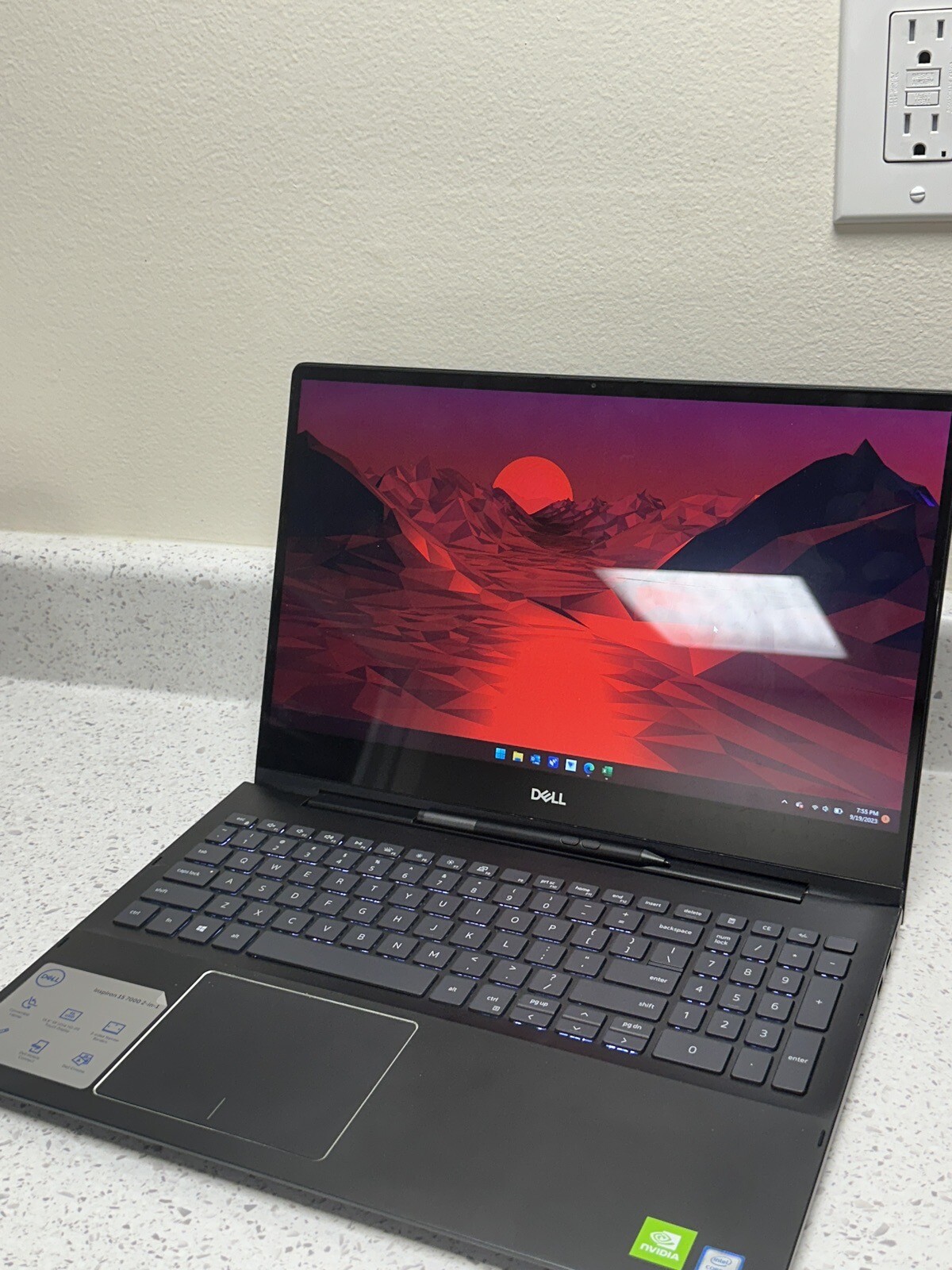 Inspiron 15 7590 2n1