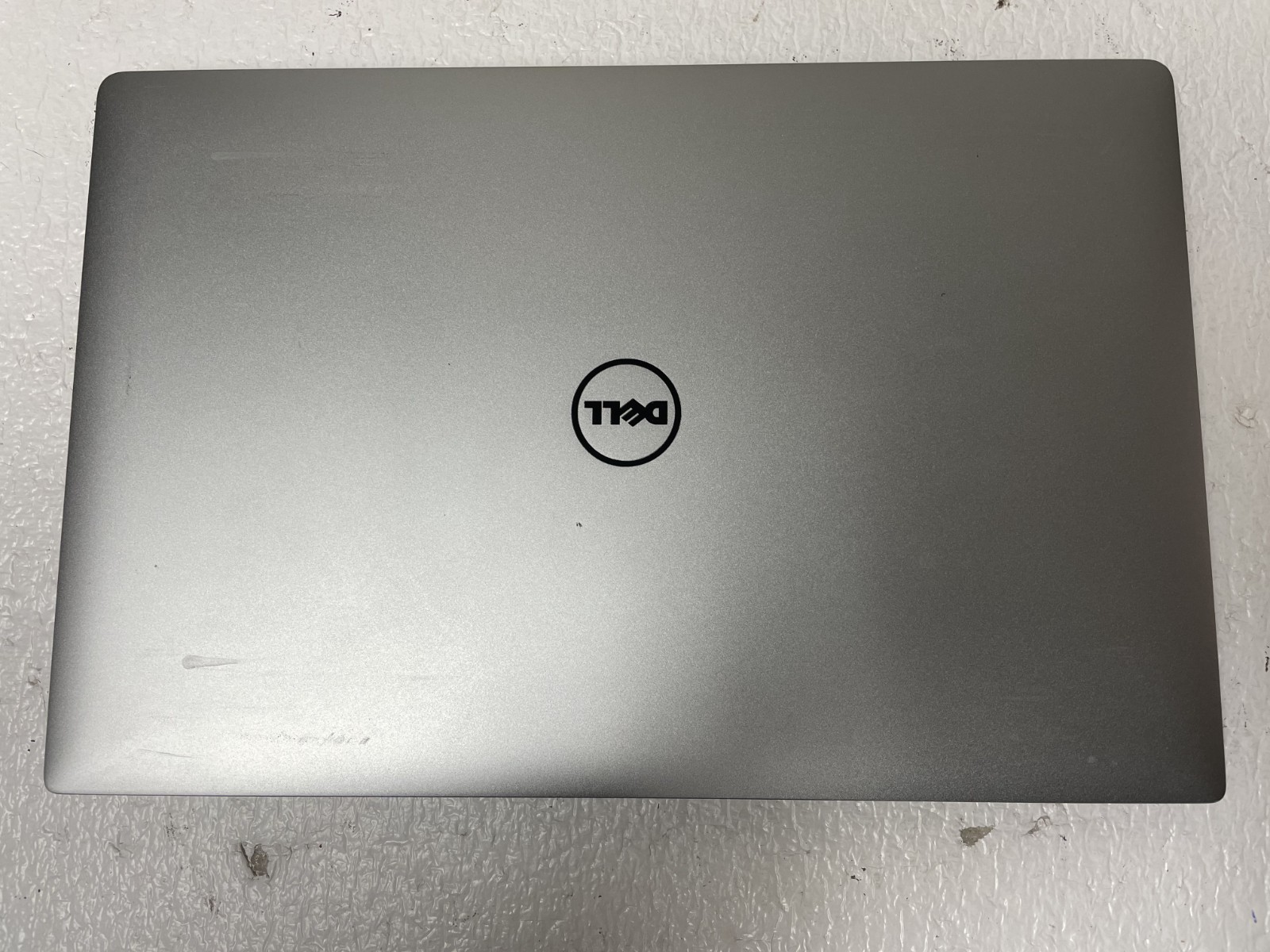 DELL XPS 15 9560 Intel Core i7-7700HQ @2.80GHZ 8GB RAM NO SSD For Parts *READ