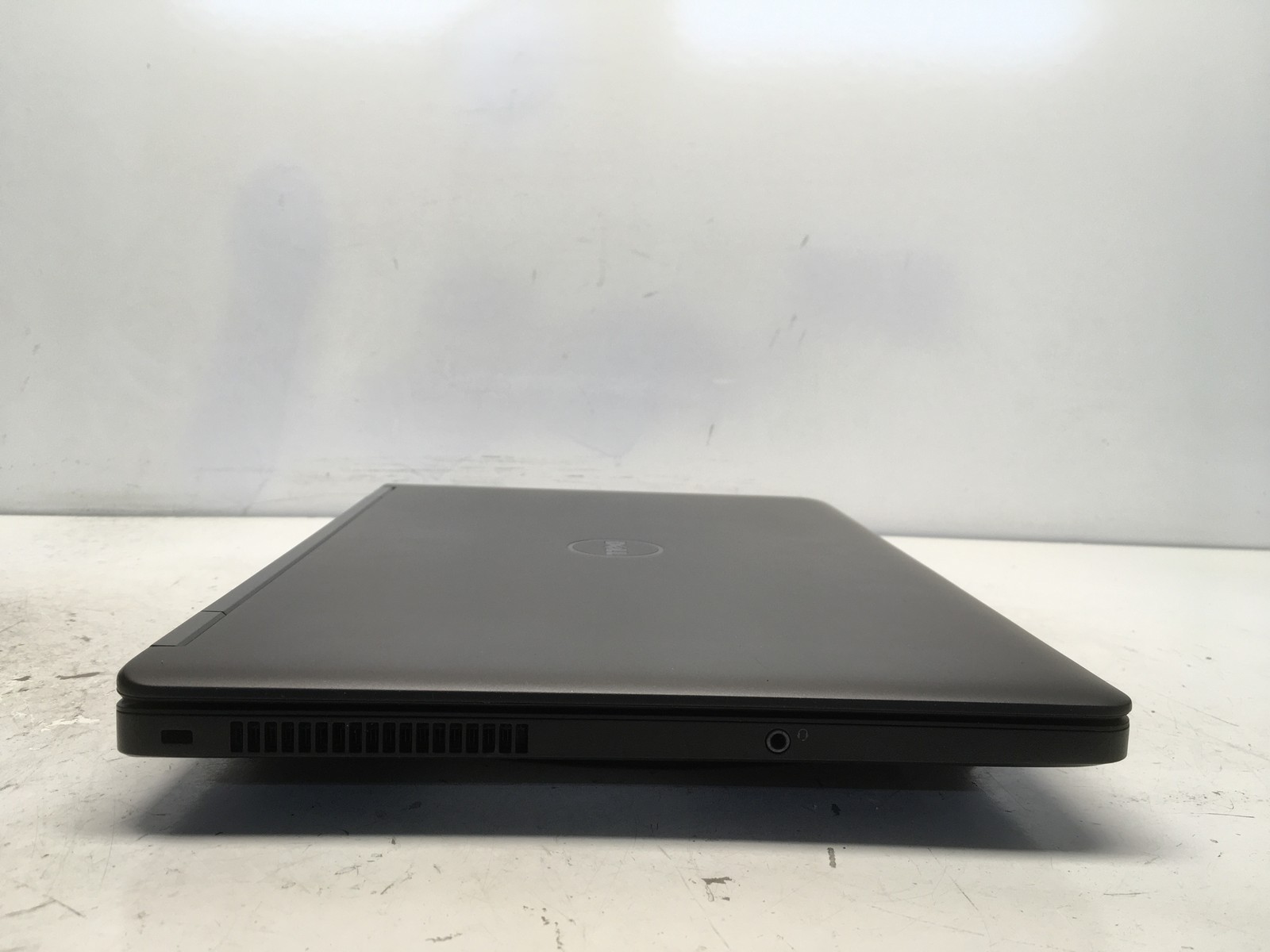 Dell Latitude E5550 Intel i5-5300U 2.3GHz 8 GB NO HDD No Batt
