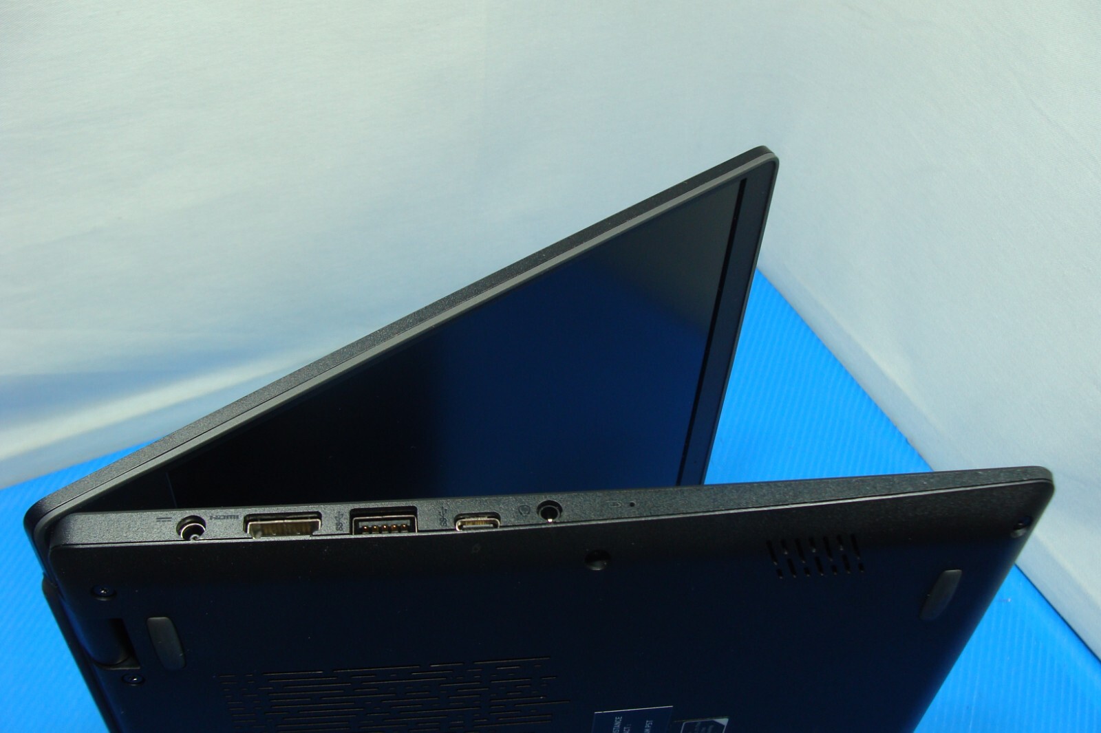 MSI Modern 14 C12M 14”FHD core i5-1235U 2.5GHz 8GB 512GB 95% Battery +Charger