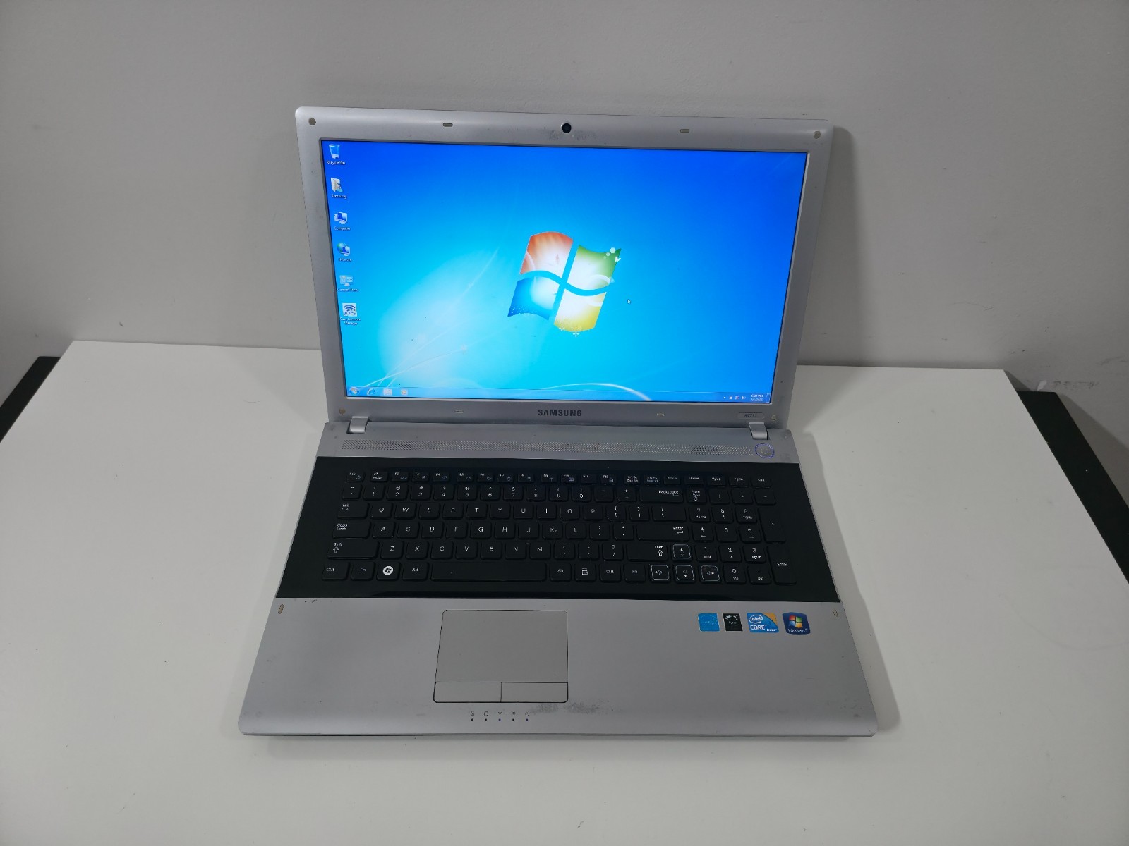 Samsung 17.3″ Laptop (RV711) | Large Screen, Windows 7, Great for Media & DVD