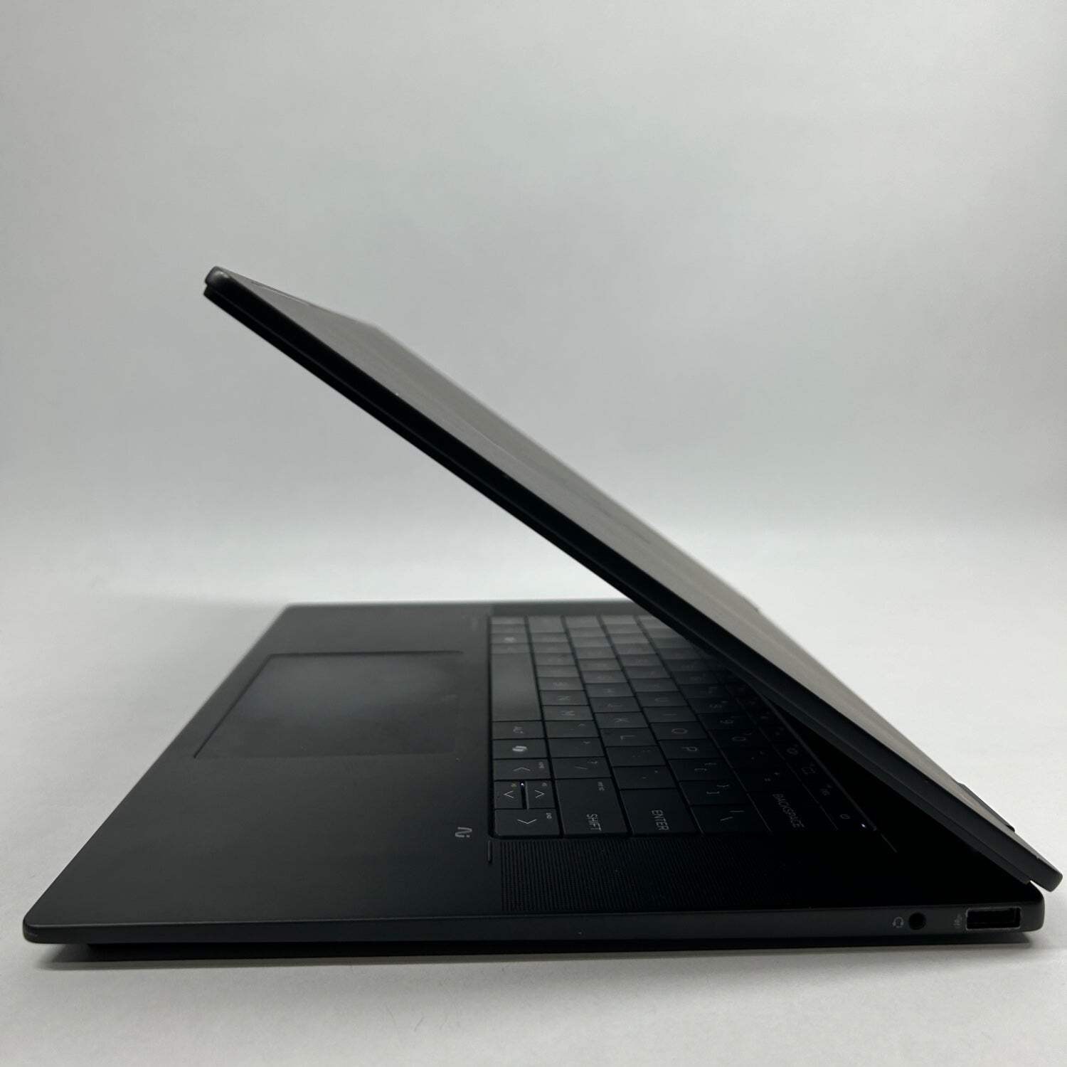 HP OmniBook X 16-AS0023DX 16″ Core Ultra 256V 2.2GHz 16GB RAM 1TB SSD