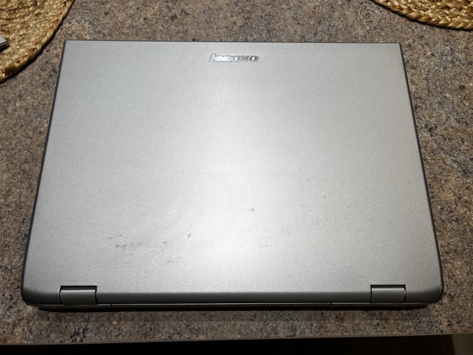 Lenovo 3000 N200 0769 ECG Laptop Intel® Pentium®“ T2390 2GB RAM 250GB HDD