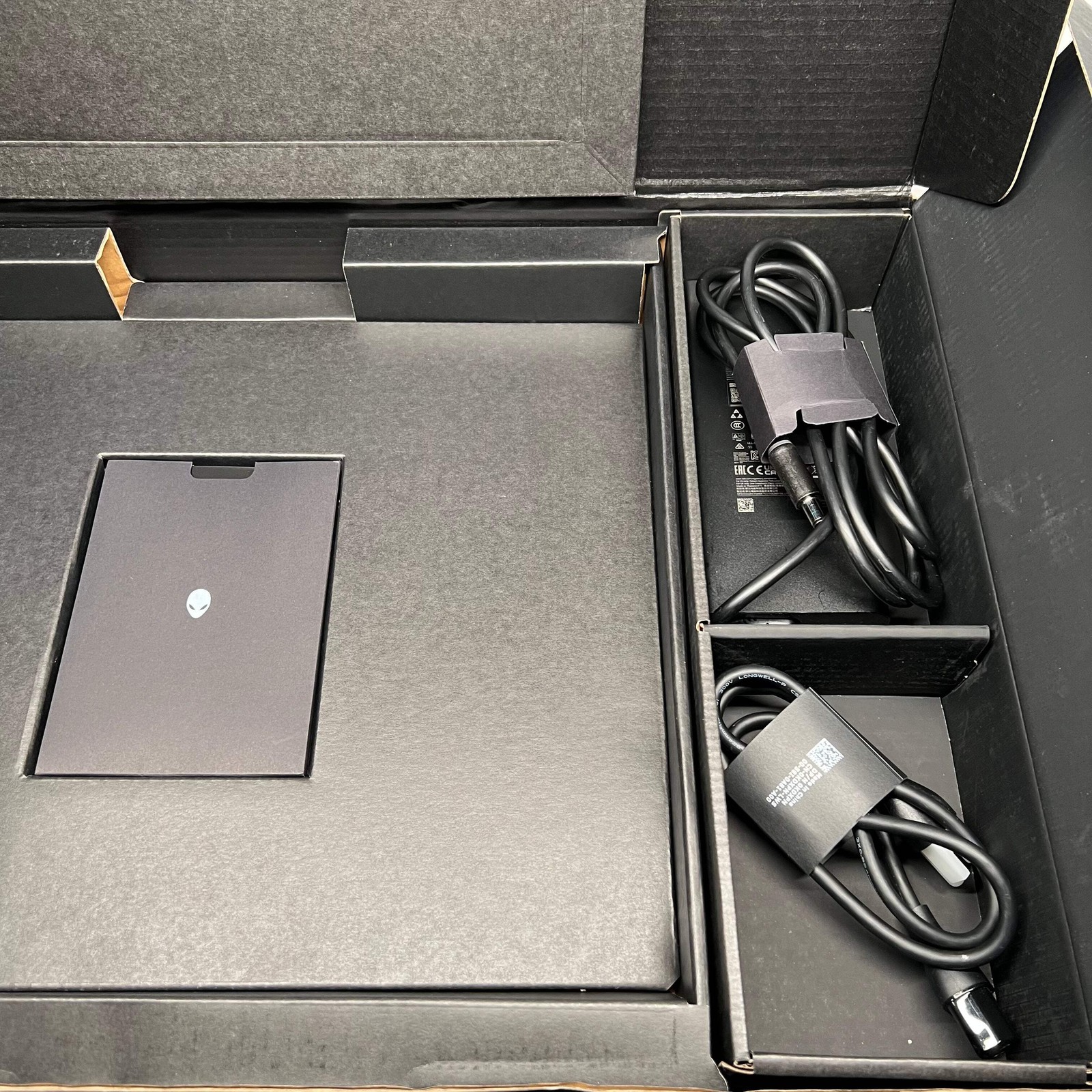 Alienware Area 51 AA18250 18″ Core Ultra 9 275HX 2.7GHz 32GB RAM 2TB SSD