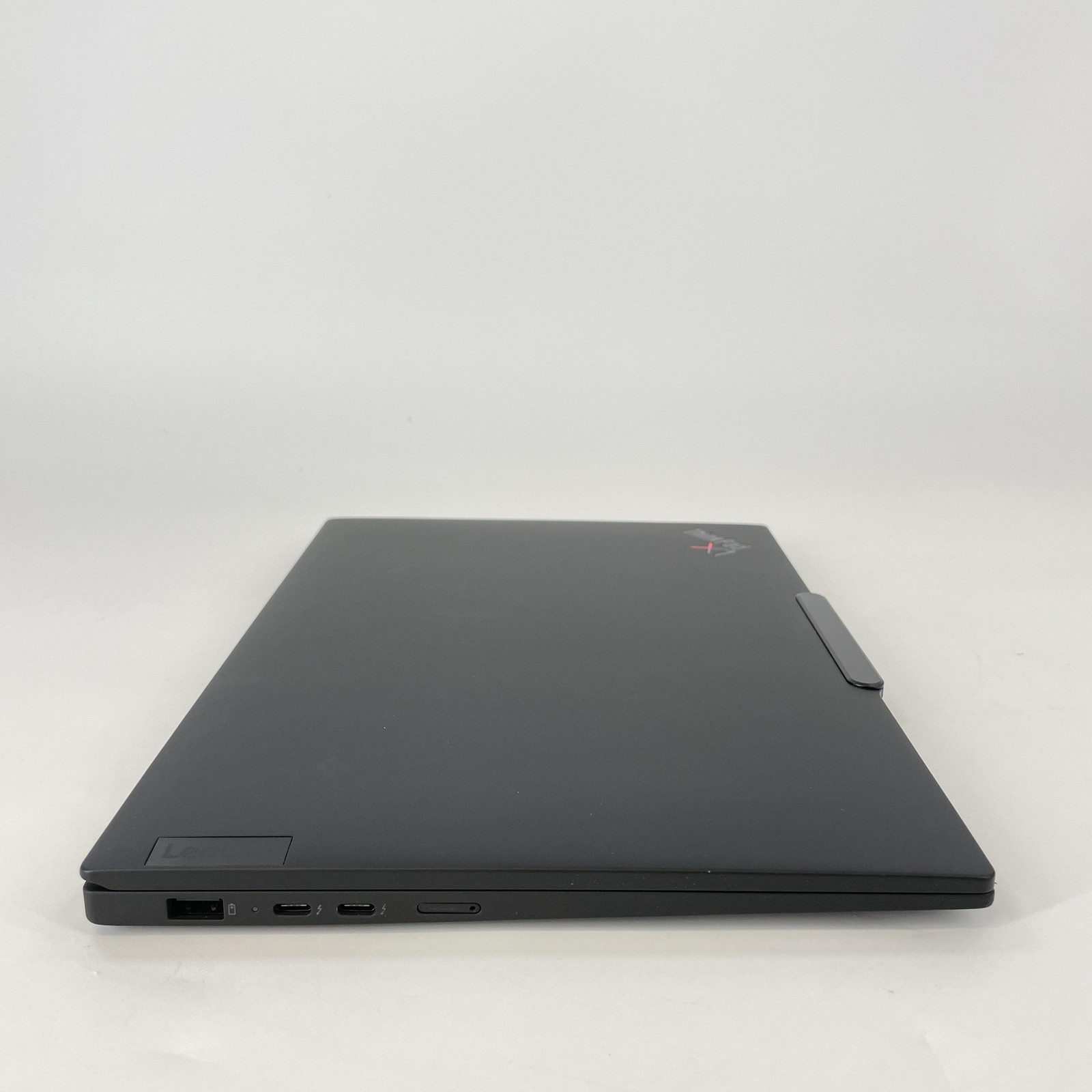 Lenovo ThinkPad X1 Carbon Gen 12 14 QHD+ 1.7 GHz Ultra 7 155U 16GB 256GB SSD