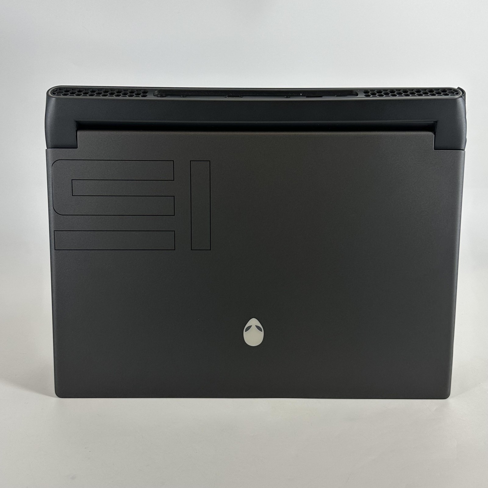 Dell Alienware m15 R7 240Hz 2K 2.3 GHz i7-12700H 16GB 512GB RTX 3070 Ti Bad Mic