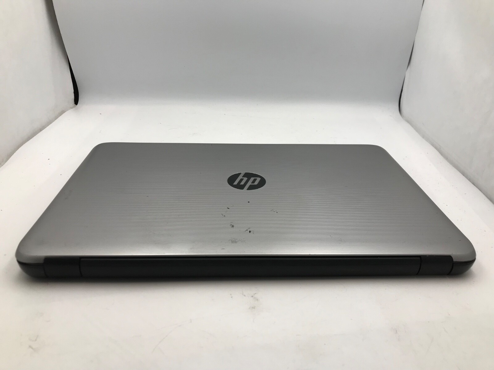 HP 15-BA018DS 15″ Touch AMD Quad-Core A6-7310 Radeon R4 6 Gb RAM- MZ