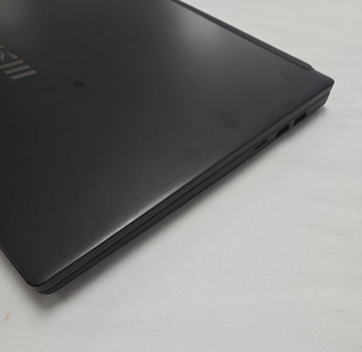 MSI Modern 15 B12M-455US 15.6″ – i5-1235U CPU 16GB RAM 512GB SSD WIN 11 Iris XE