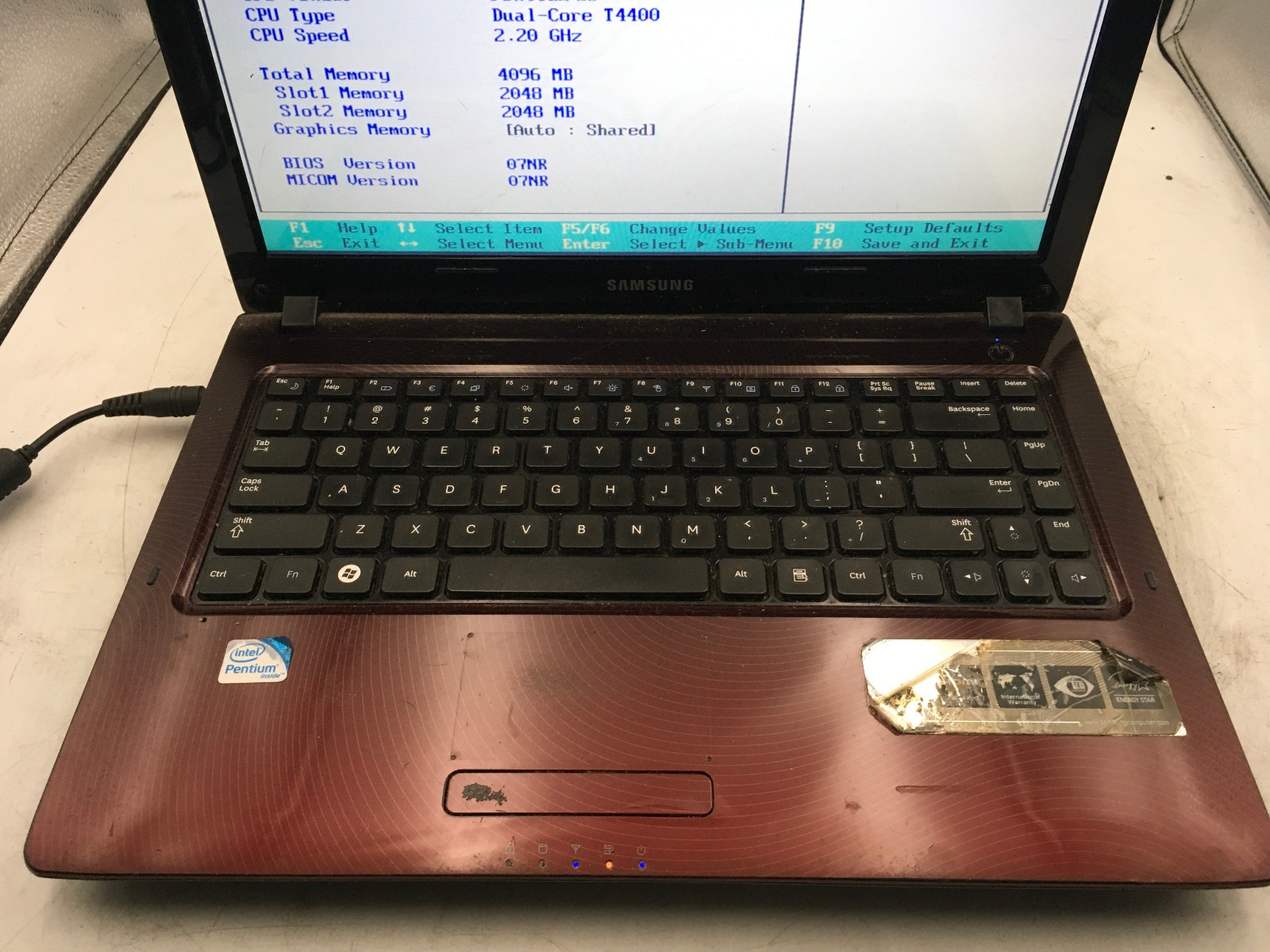 SAMSUNG R480 NP-R480L – BOOTS TO BIOS – INTEL PENTIUM T4400 – 4GB RAM – READ -BB