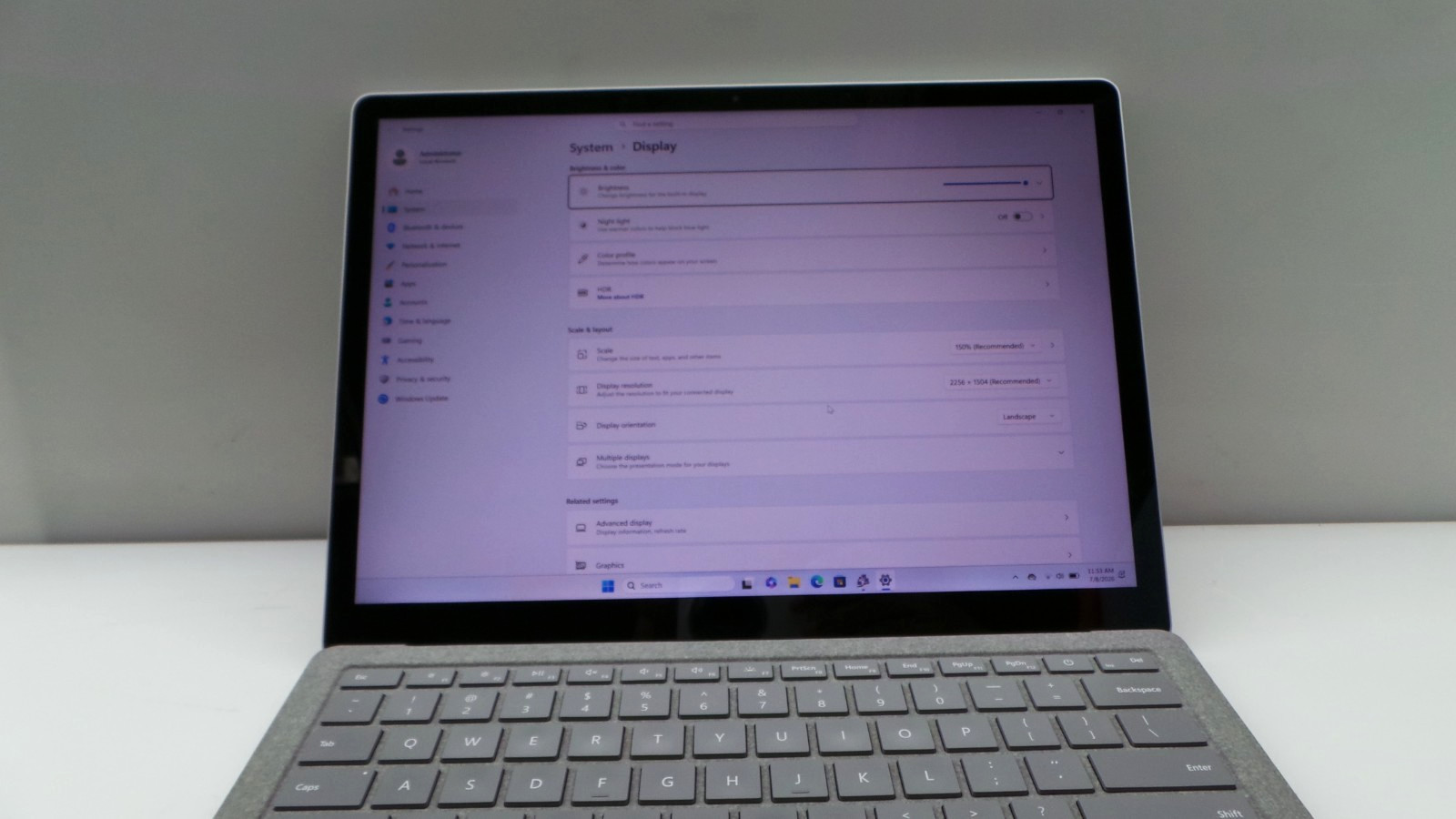 Microsoft Surface Laptop 2 | 13.5″ Touch | i7-8650U 16GB RAM 512GB SSD **READ**