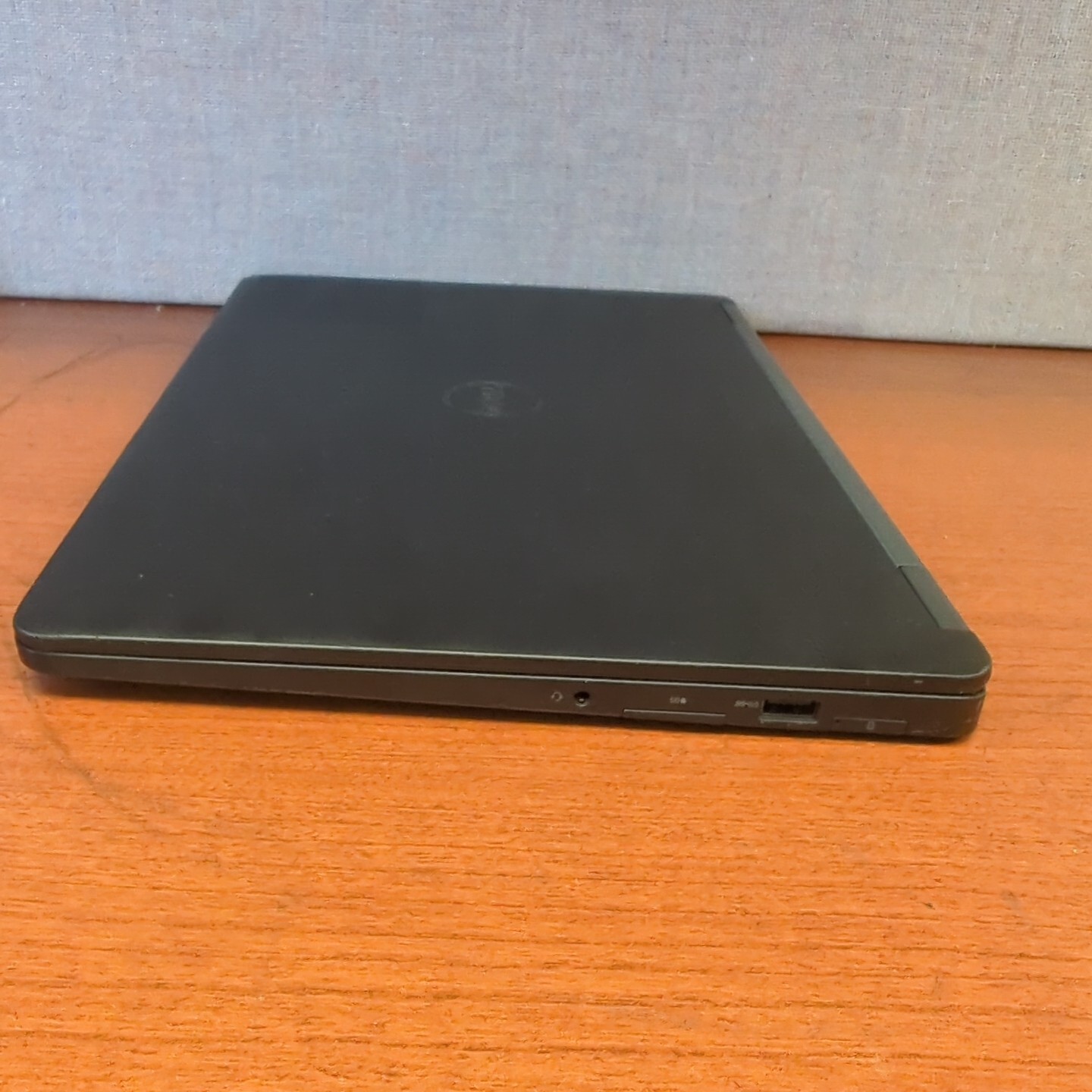 Dell Latitude E7470 Core i5-6300U 2.40GHz 8GB RAM 256GB HDD Win 10 Pro