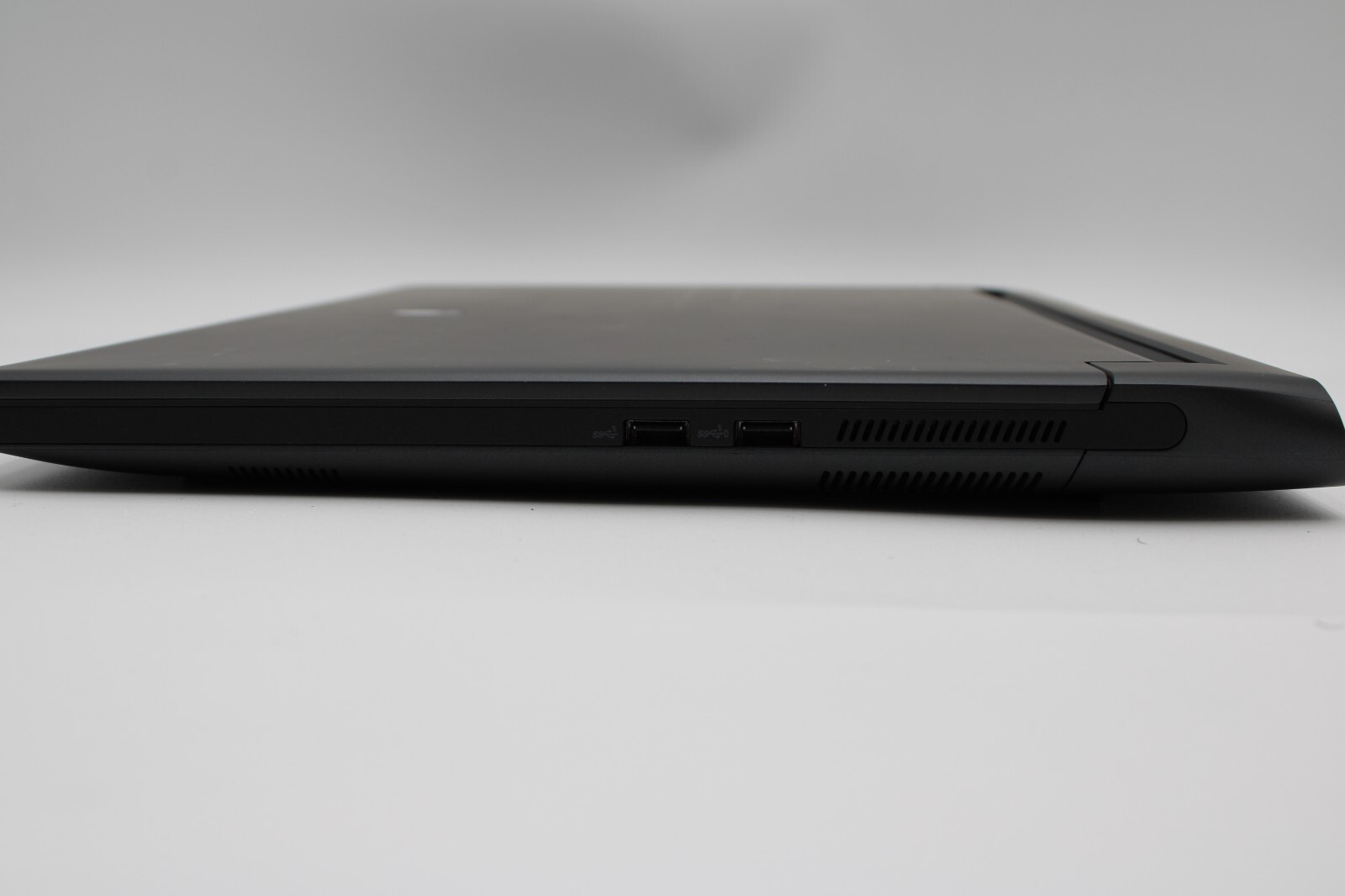 Alienware M17 R5 Gaming Laptop, 1TB SSD, Ryzen 9 6900HX, 32gb RAM, RTX 2080 GPU