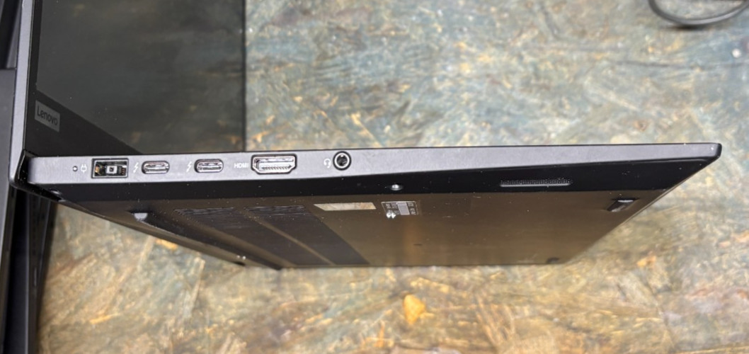 Lenovo ThinkPad P1 Gen 3 i9-10885H 32GB RAM 1TB NVMe T2000 please read