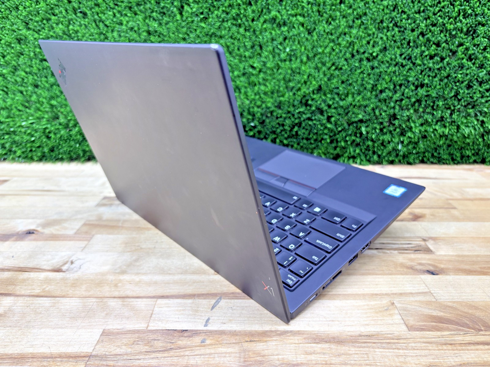 Lenovo ThinkPad X1 Carbon Gen 6 Intel i7-8th Gen 16GB RAM 256GB SSD Win 11 Pro*