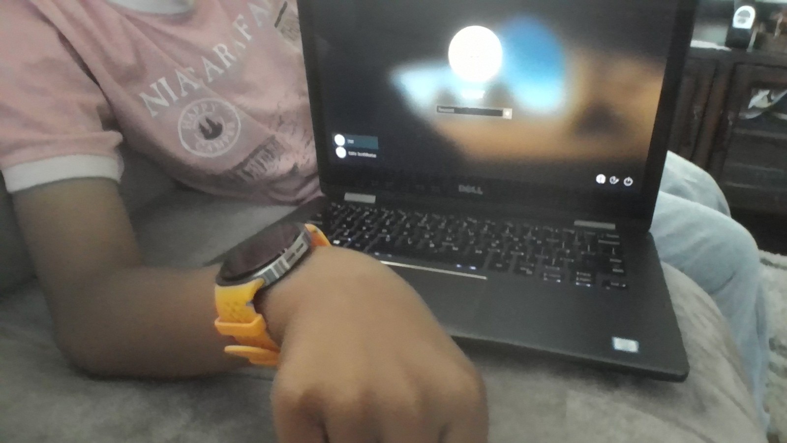 Dell Latitude 3379 209 gb ssd intel core i5 2 in 1 good laptop for a kid