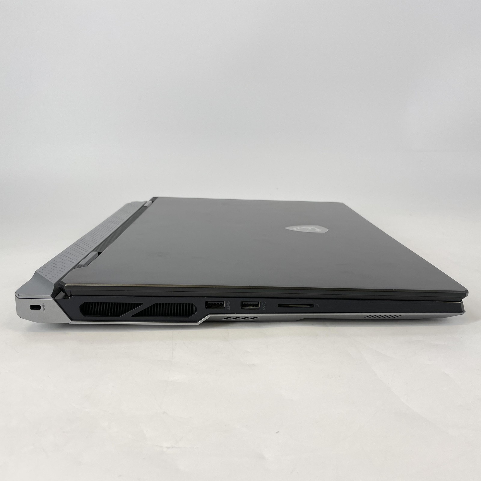 MSI Titan 18 HX UHD+ 2.2GHz i9-14900HX 128GB 512GB/1TB NVIDIA RTX 4090 Very Good