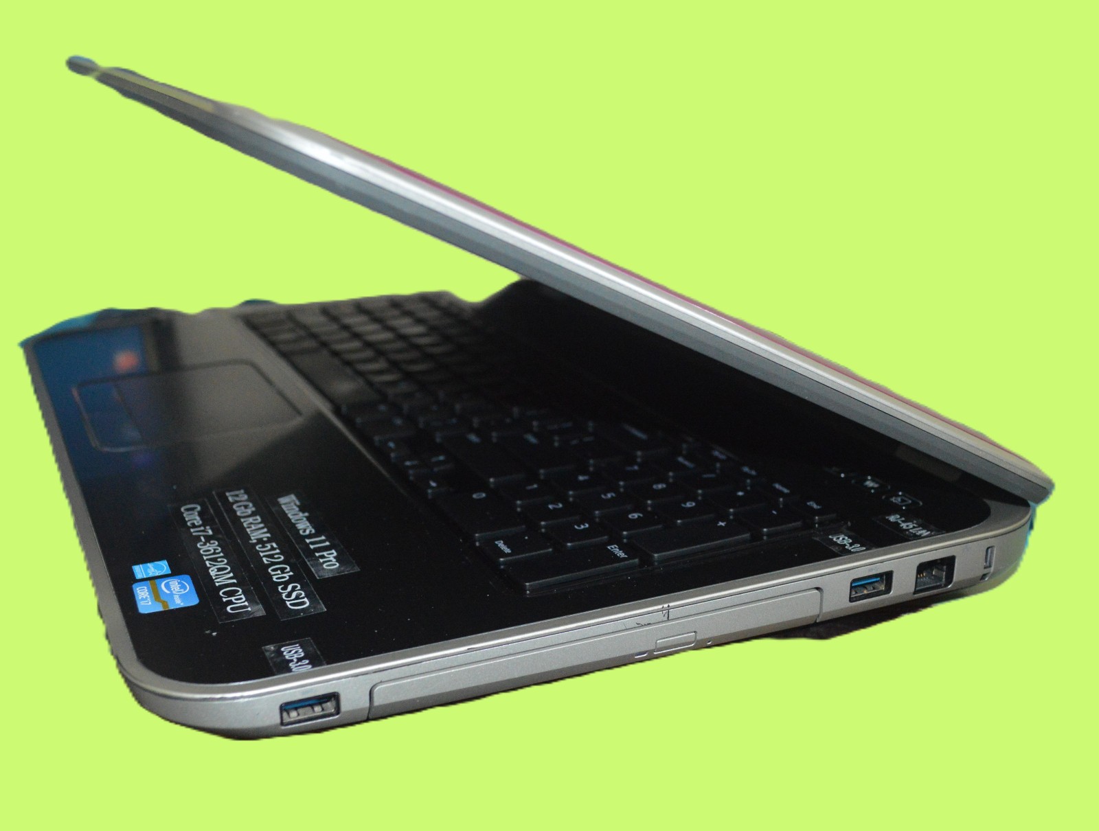 Dell iNSPIRON 5720 17.3″,W11Pro Ai,i7-Quad Core@2.1Ghz,12Gb RAM 512Gb-SSD,USB,Bt