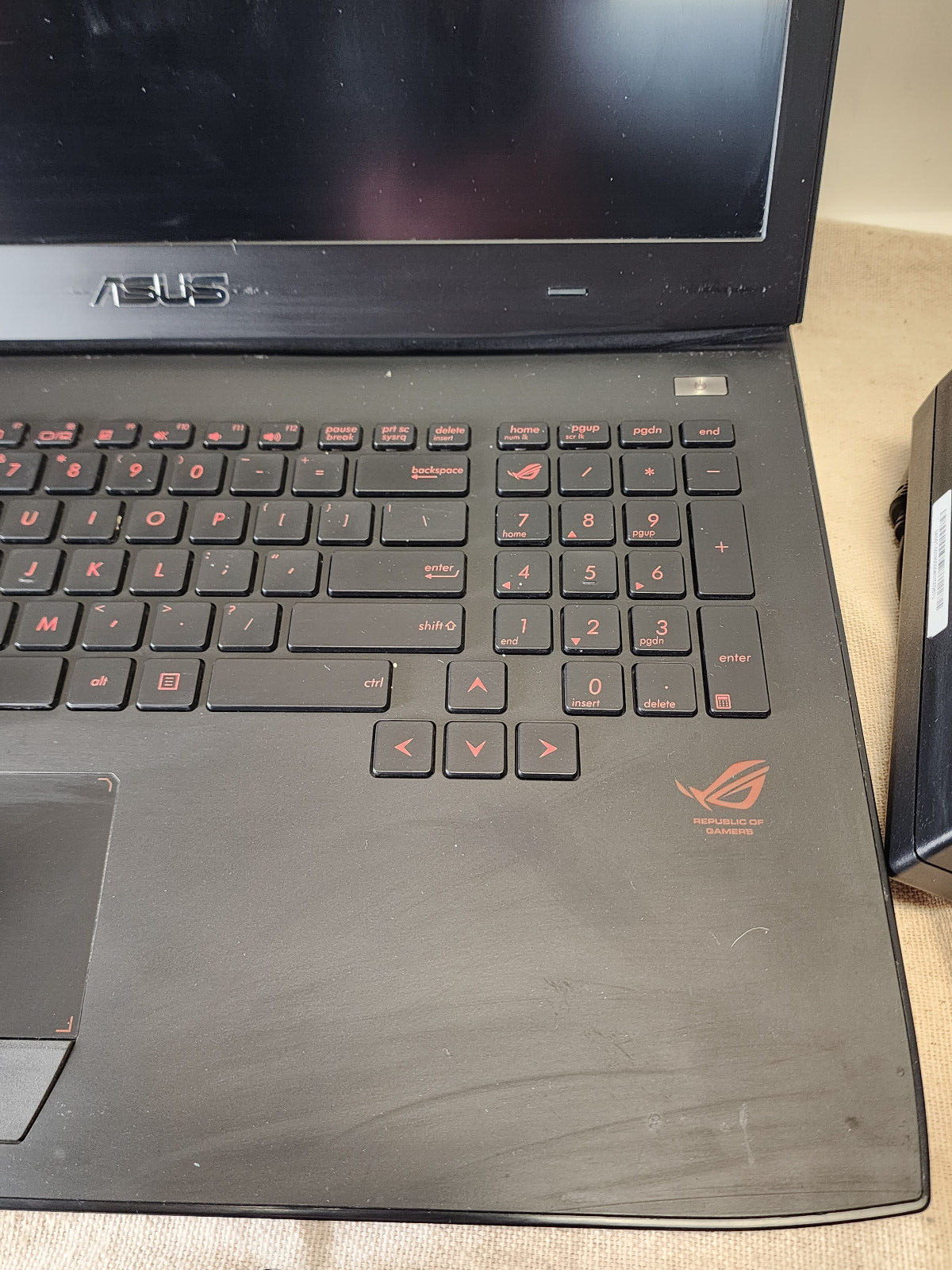 ROG Black Red Gaming Laptop 17″ ASUS G751J i7-4710HQ 2.50 GHz GTX980M 1TB HD 24G