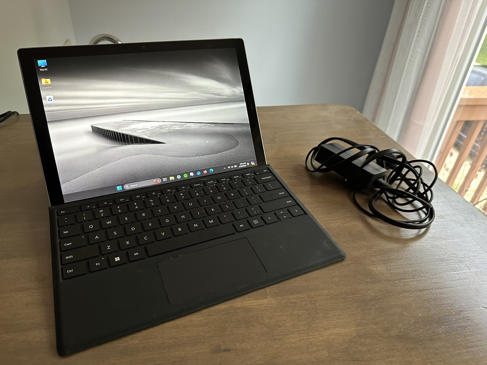 Microsoft Surface Pro 7 12.3″ (256GB SSD, Intel Core i5-1035G4, 8GB RAM) Laptop