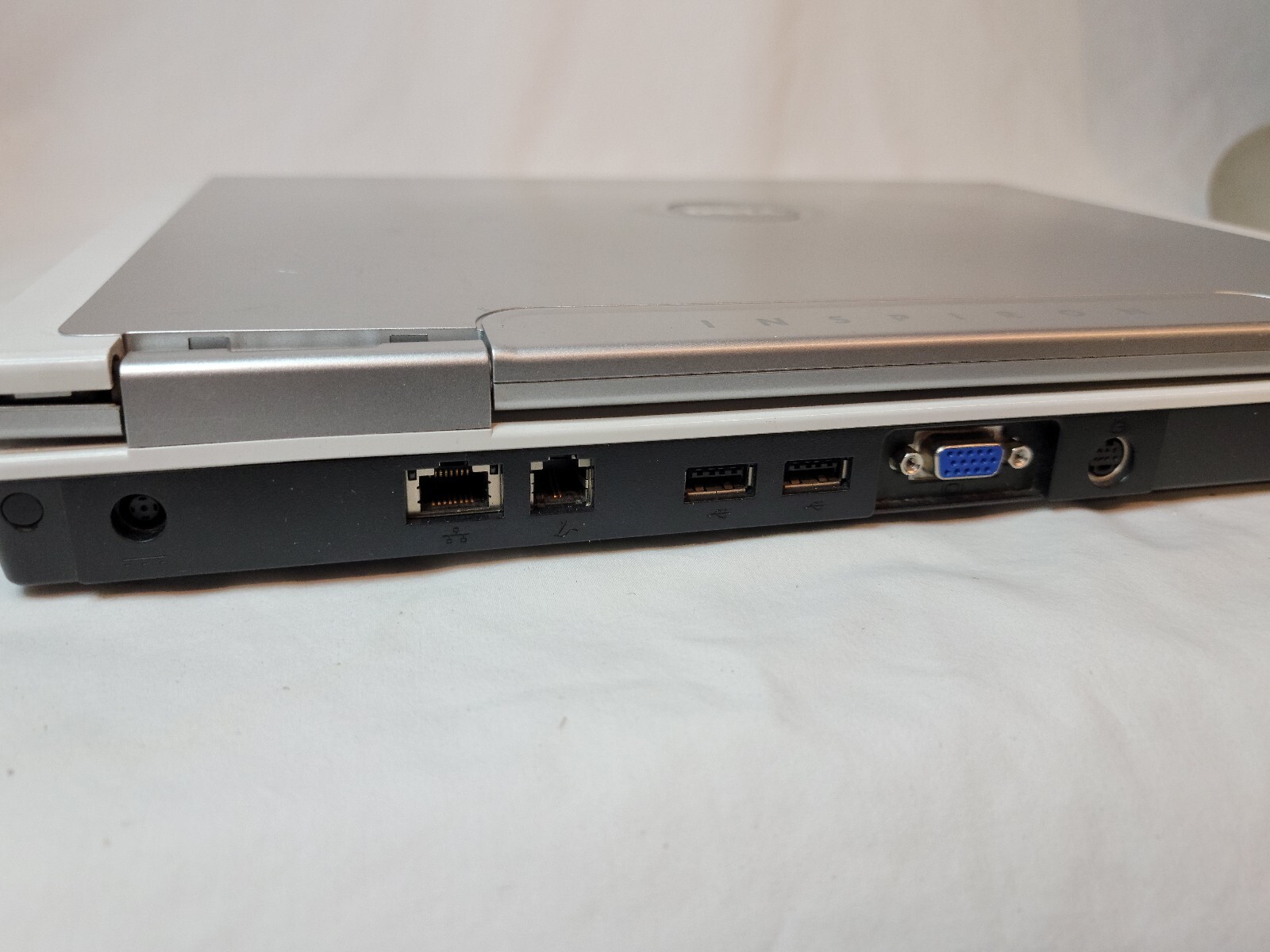 Dell Inspiron E1505 Laptop Intel Core Solo 1GB Ram No HDD Bad Battery