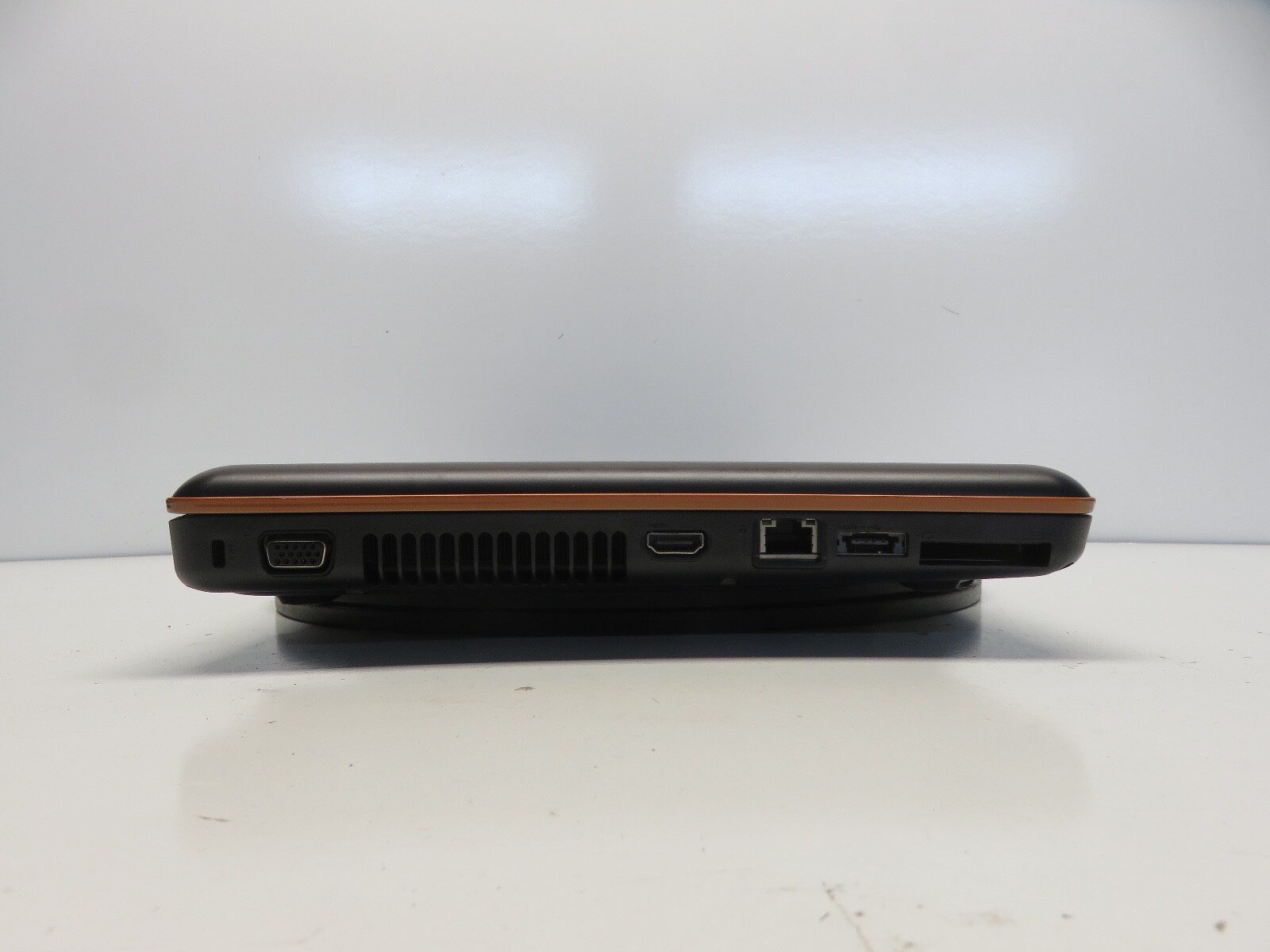 Lenovo IdeaPad Y550 Intel Celeron Core 2 Duo T6600 2.2GHz 2 GB NO HDD No Batt