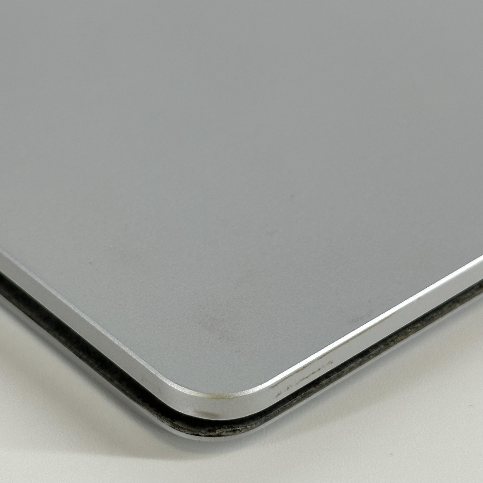 Microsoft Surface Laptop 3 13.5 2020 2K TOUCH i7-1065G7 16GB 256GB – GOOD