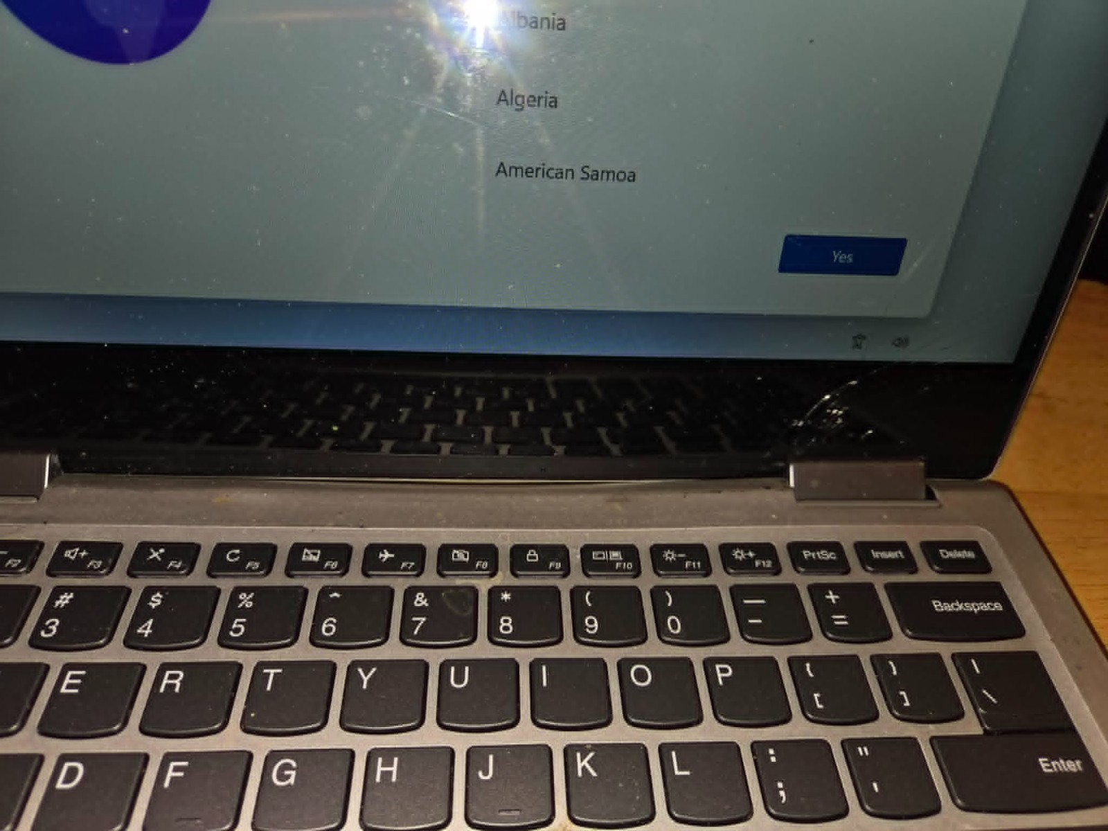 LENOVO YOGA 720-13IKB | CORE I5-8250U | 256GB | 8GB | NoAccessories(PLEASE READ)