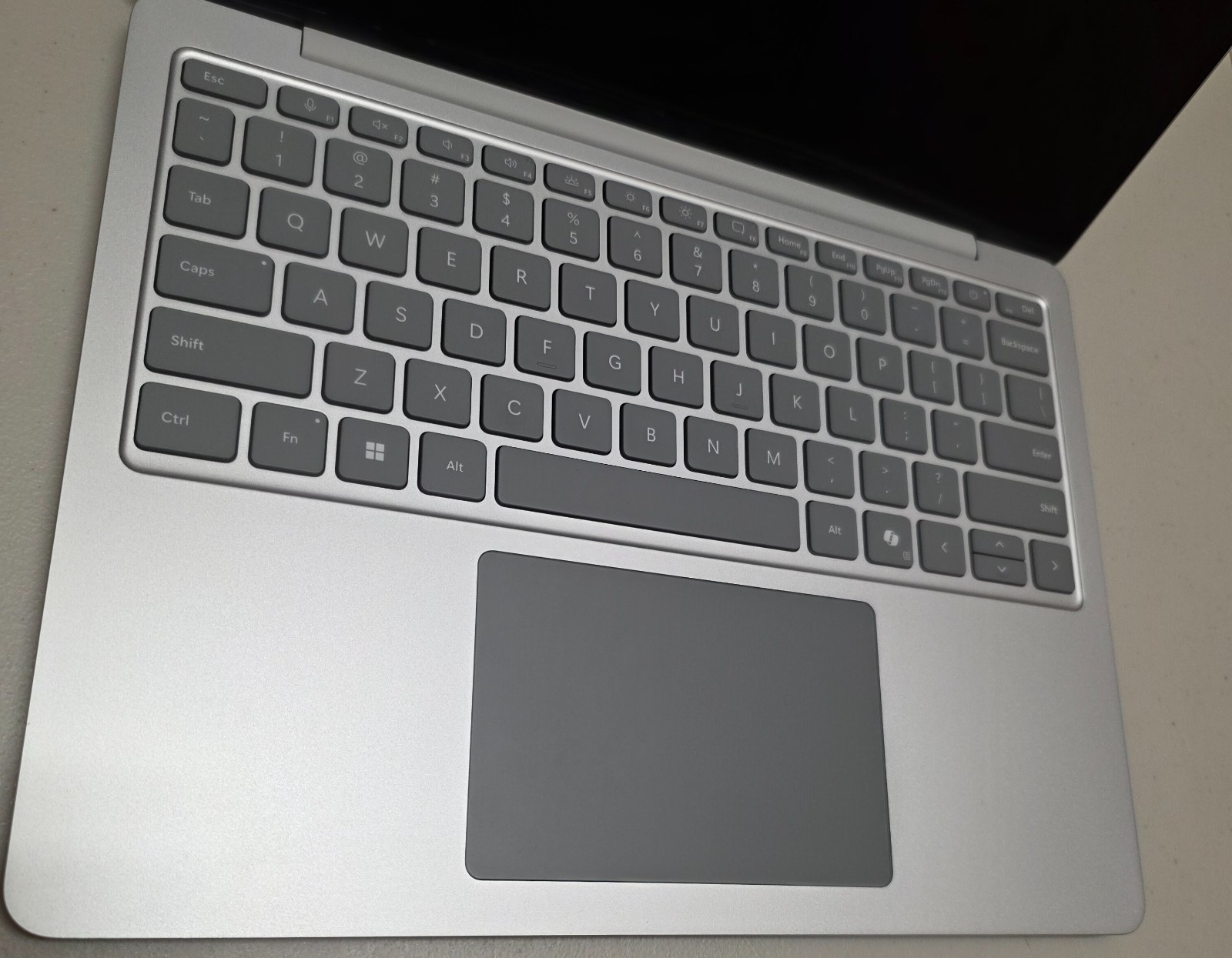 Microsoft Surface Laptop 13″ 2K Touch – Snapdragon X Plus – 16GB/512GB Warranty!