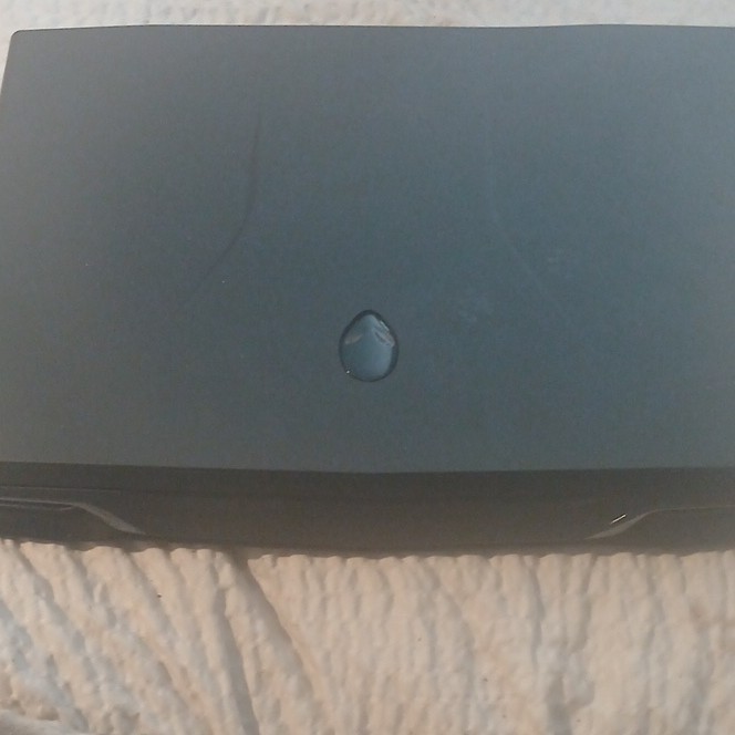Alienware 17 Gaming Laptop i7-2700MQ 2.20GHz 16GB RAM 756.6GB HDD Win10