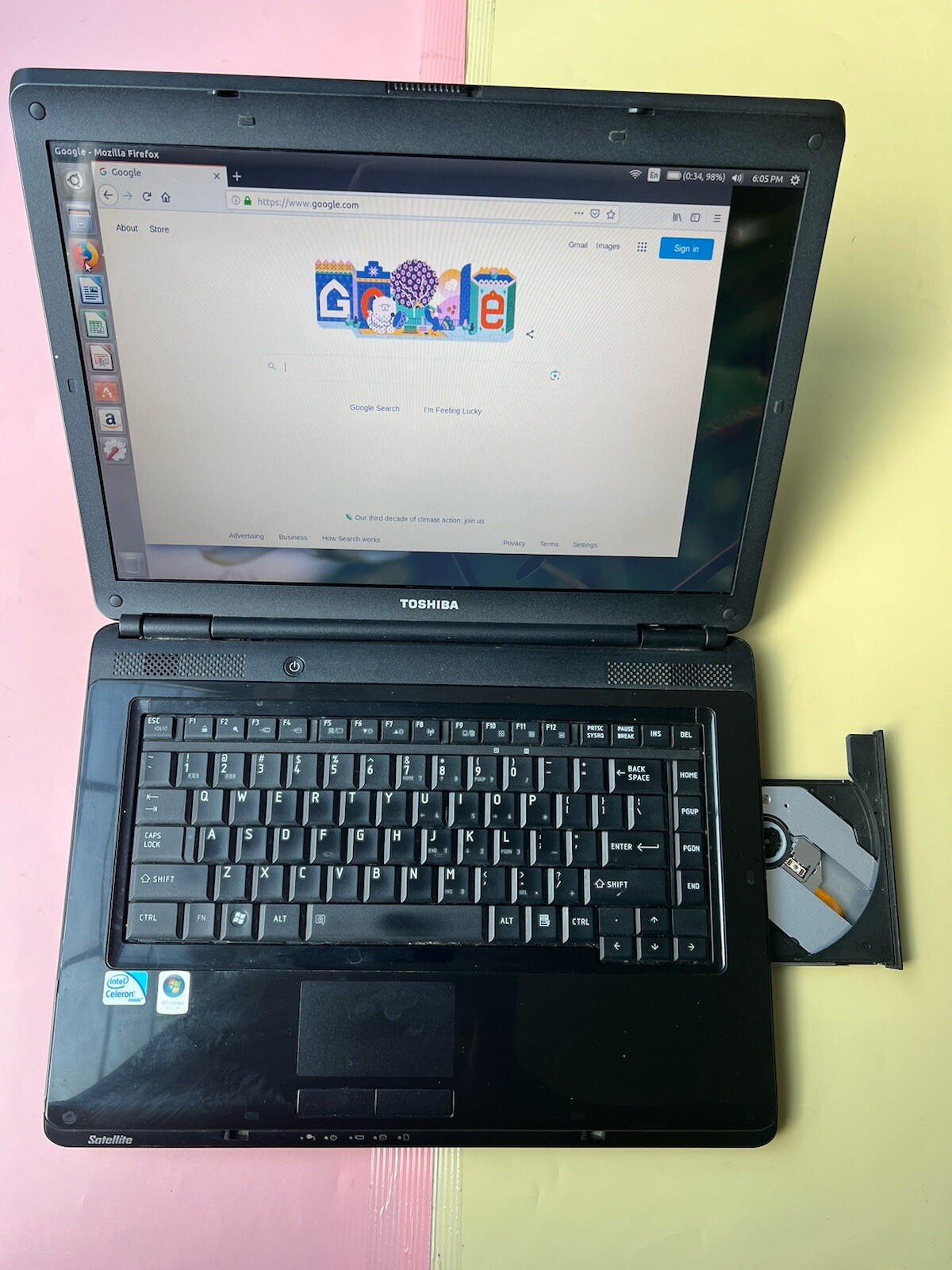 TOSHIBA SATELLITE L305-S5957 Intel Celeron Dual 3GB RAM 320GB HDD LINUX