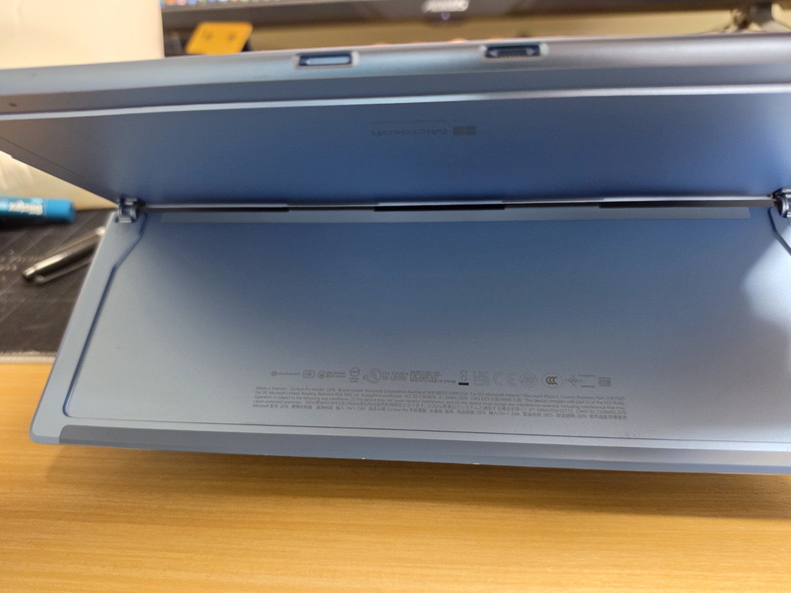 Microsoft Surface Pro 11 – 13″ OLED Snapdragon X Elite 16GB RAM 1TB SSD – READ