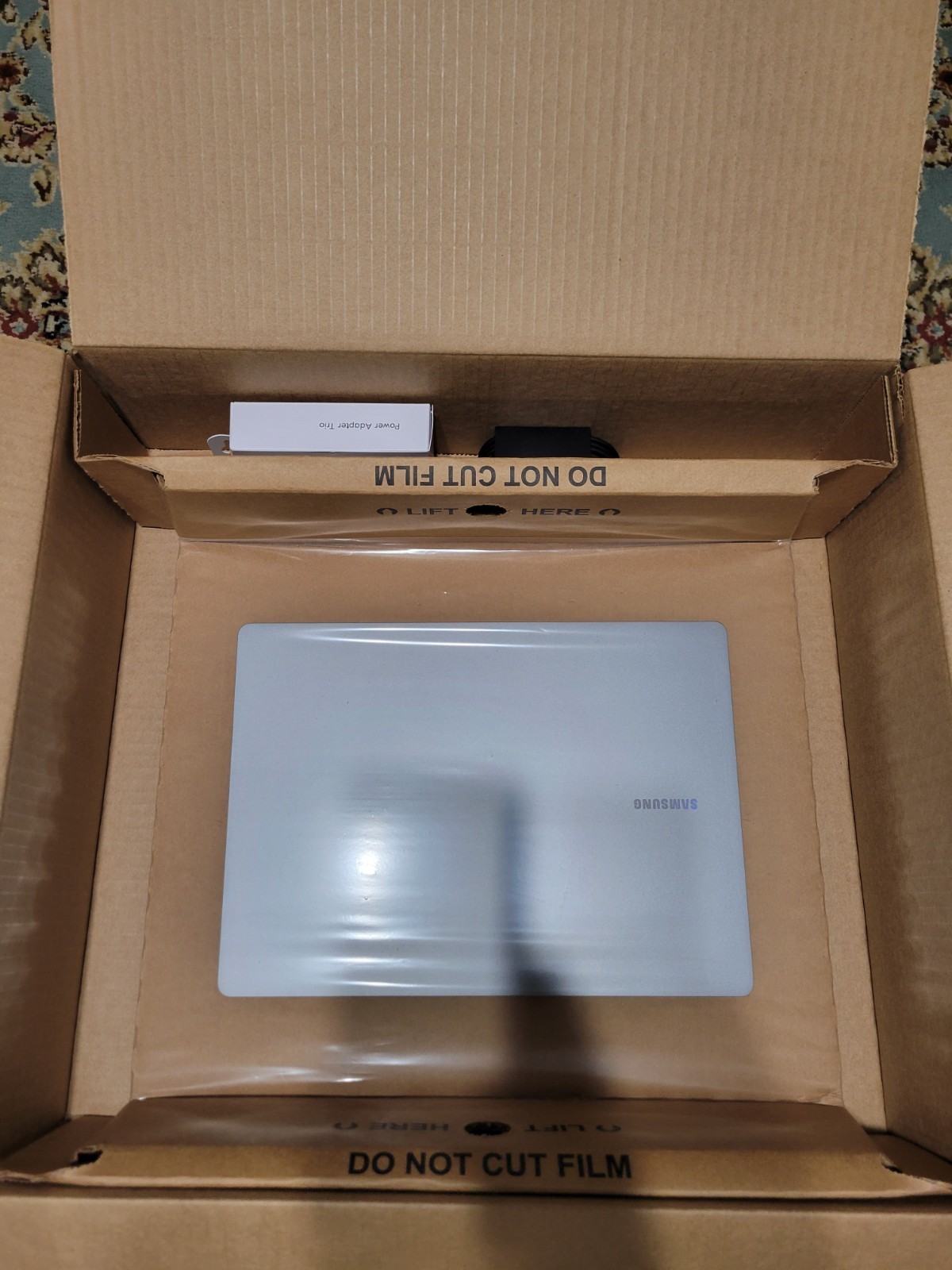 Samsung Galaxy Book5 Pro 14 OLED U7 16GB 512GB Open Box ONLY 3 Battery Cycle