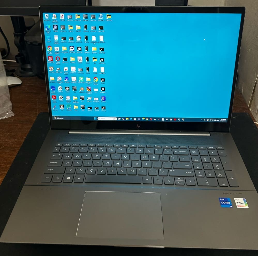hp envy 17.3 touchscreen laptop 64gb ram 1Tb ssd silver