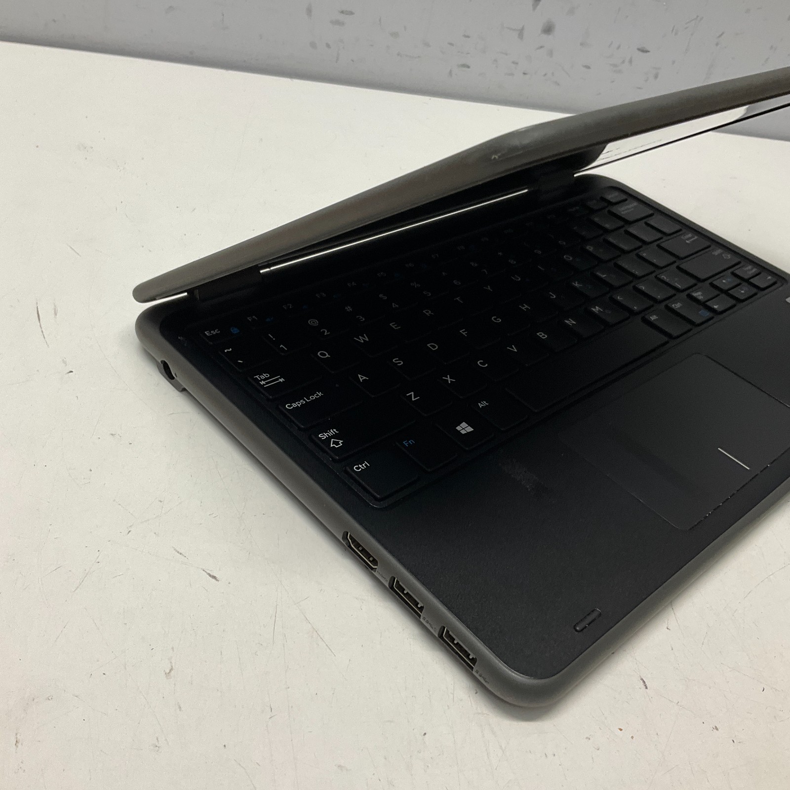 Dell Latitude 3190 2-in-1 Laptop 11.6″ Pentium Silver N5030 4GB RAM 128GB SSD