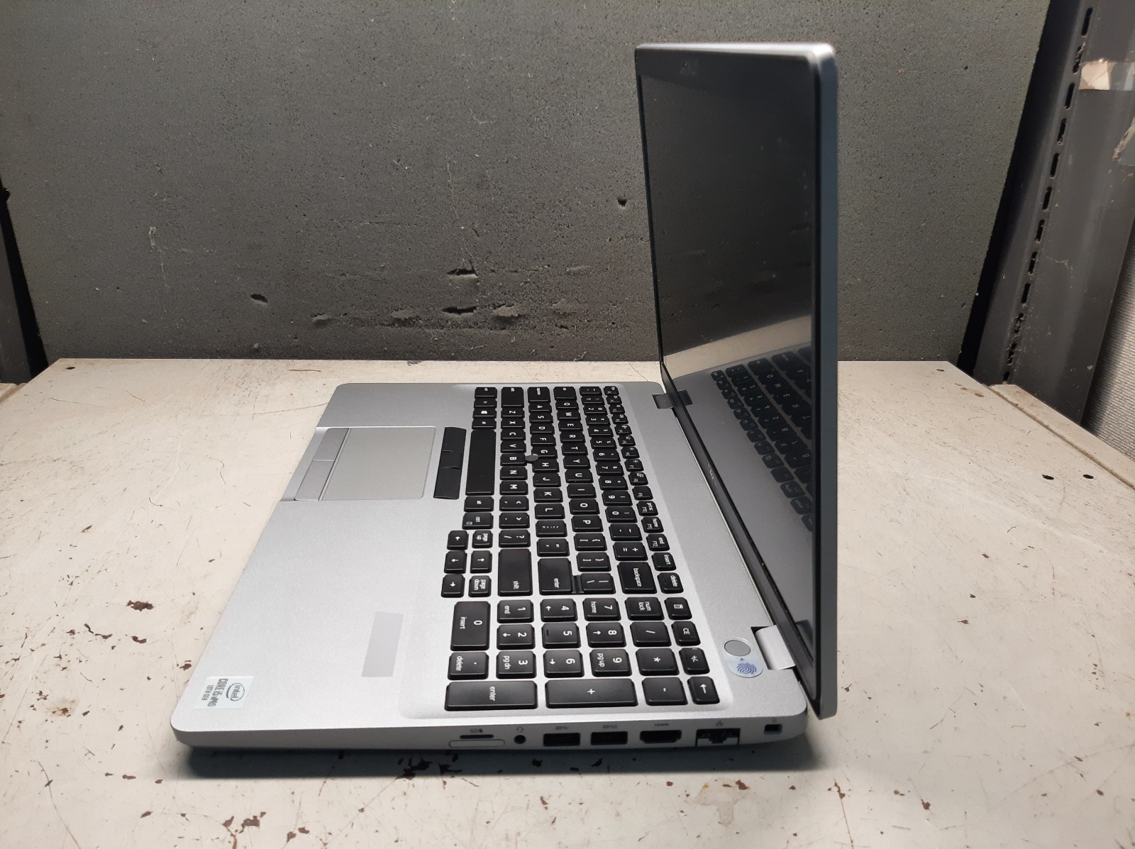 Dell Precision 3550 15.6″ i5-10310u 8GB RAM No SSD No OS