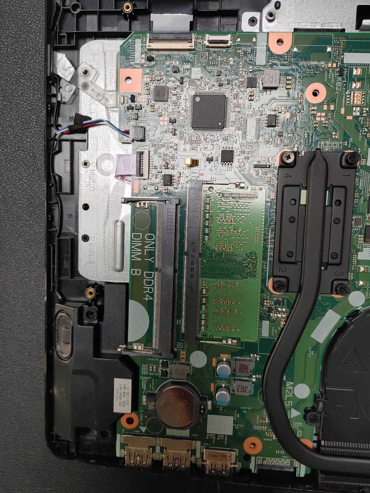 Dell Inspiron 15-3567 Core i3-6006U@ 2.00GHz, 4GB RAM ,NO H(Selling Motherboard)