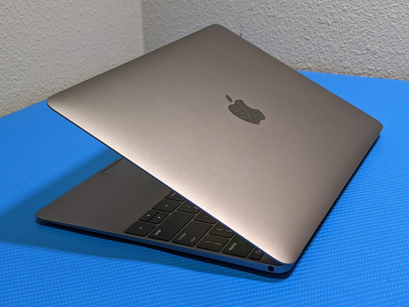 Apple MacBook 12″EARLY-2016 A1534 MLHA2LL/A M3-6Y30 1.1Gh 8GB 256GB SSD Monterey