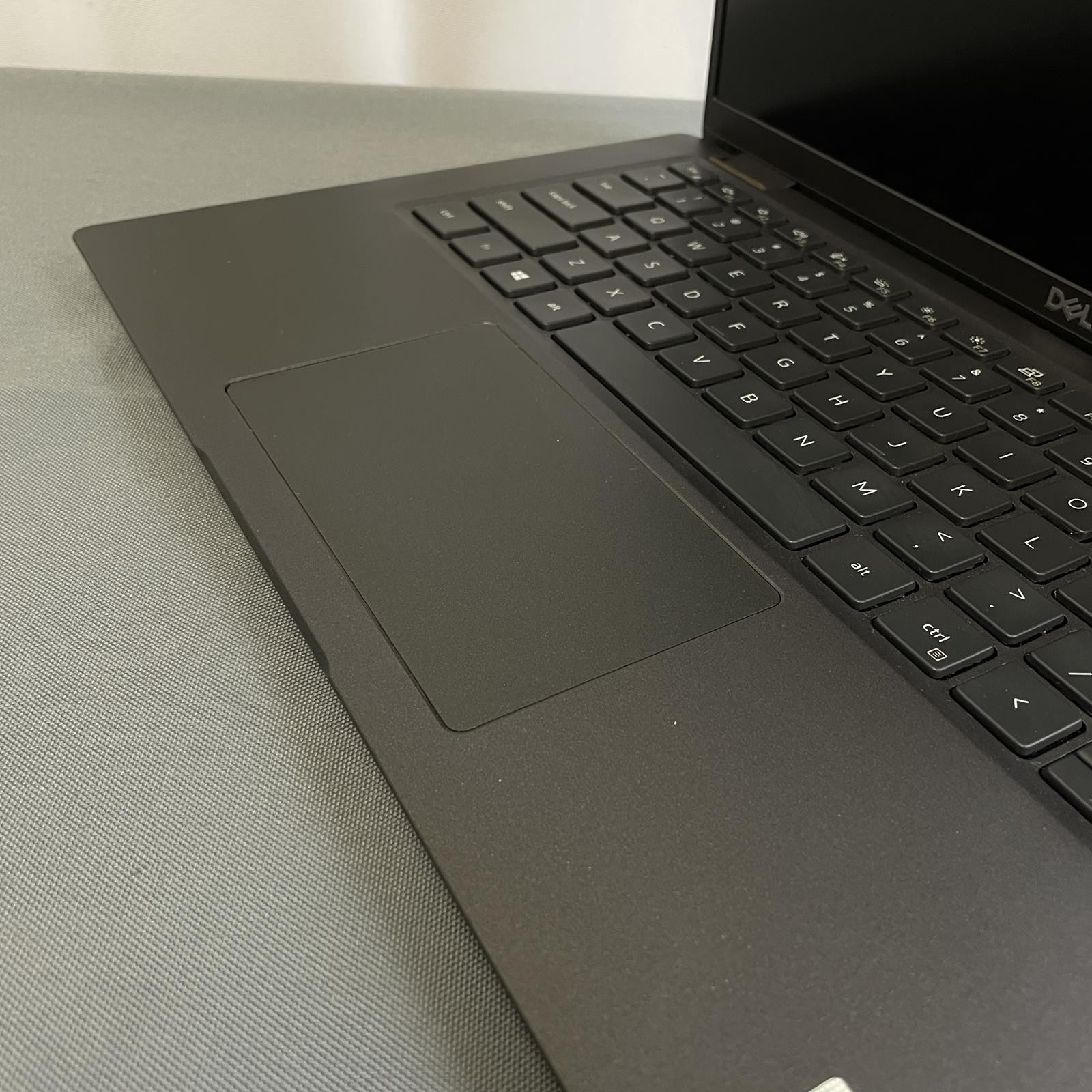 Dell Latitude 7410 14 in FHD, Core i5-10310U, 16GB, 256GB NVMe | Good