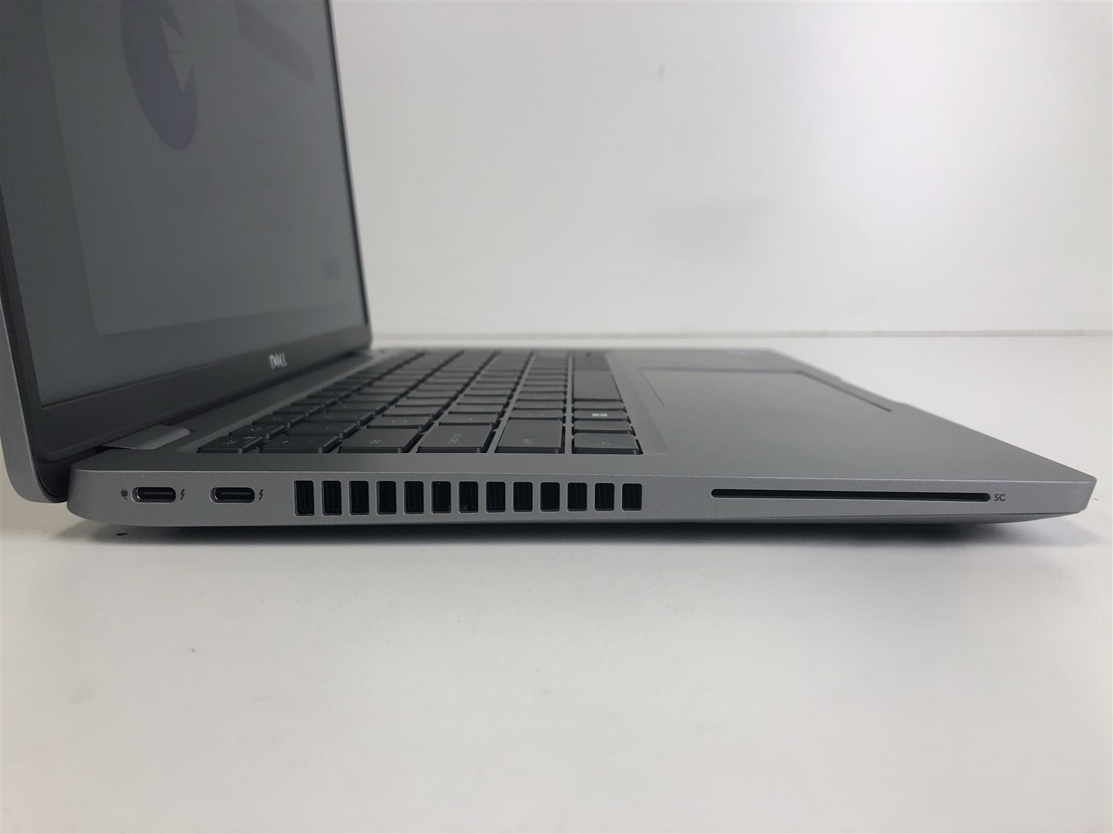 Dell Latitude 5430: Intel Core i7-1255U 1.7GHz – 16GB – 512GB (SELECT)