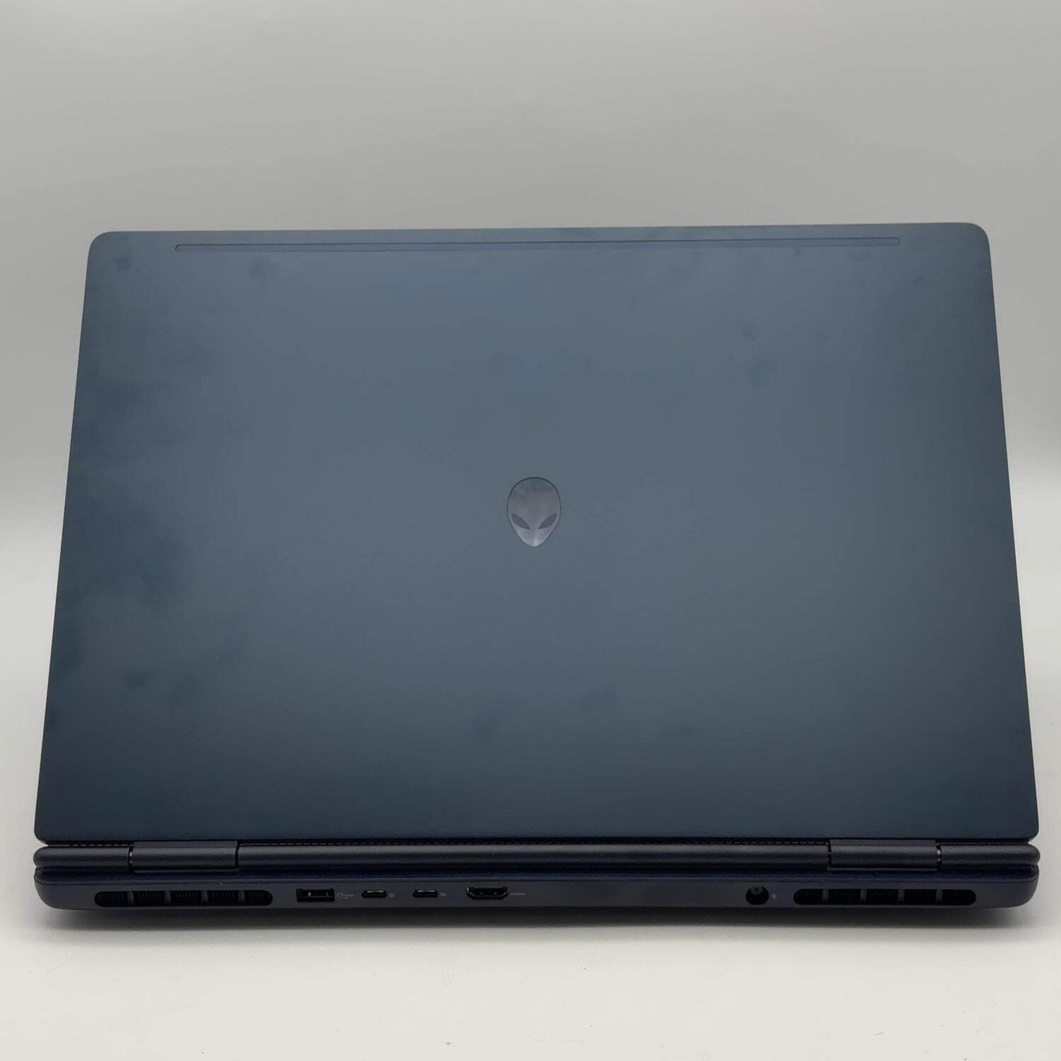 Alienware 16 Aurora AC16250 16″ Core 7 240H 2.5GHz 16GB RAM 1TB SSD RTX 5050