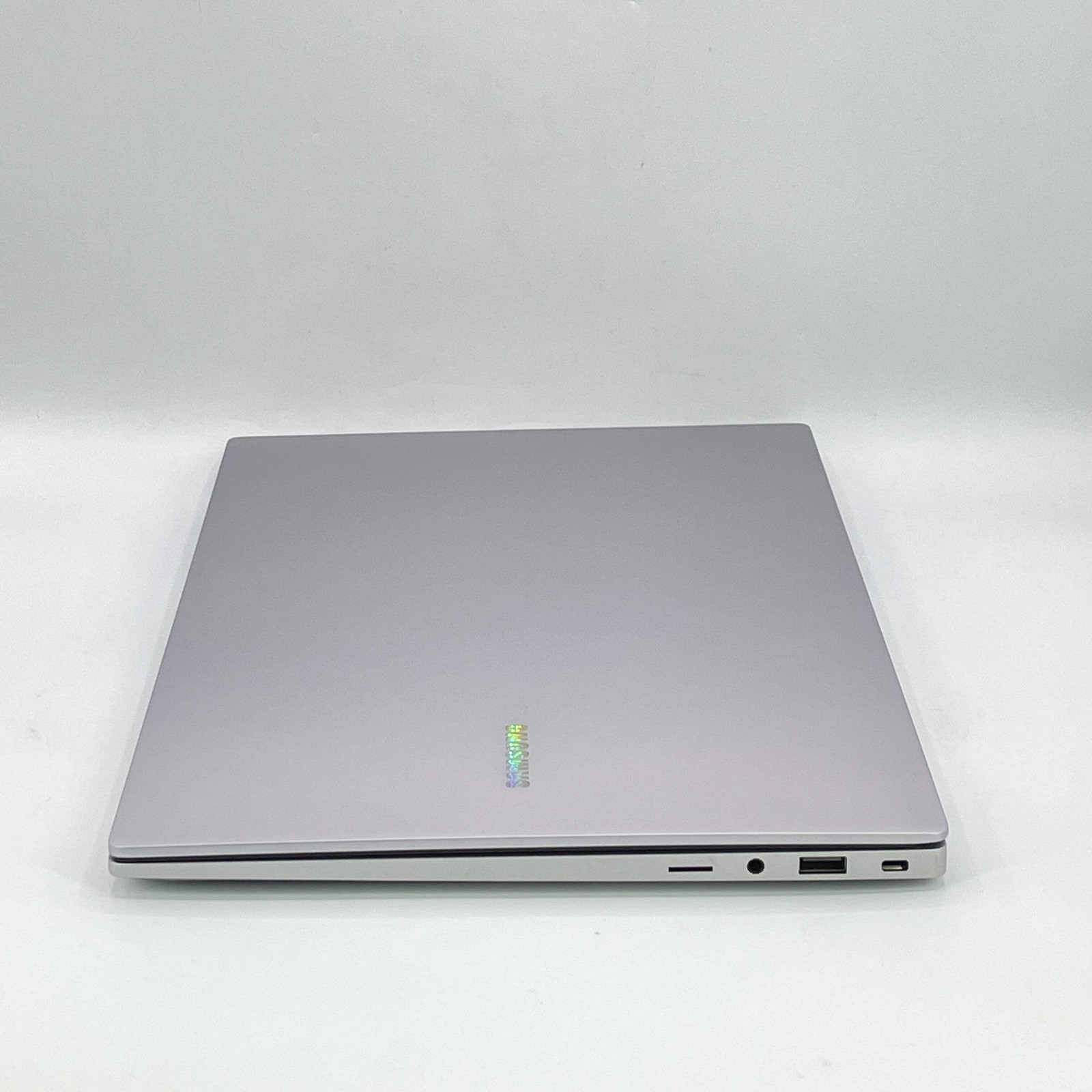 Samsung Galaxy Book4 NP750XGK 15.6″ Core 7 150U 1.8GHz 16GB RAM 512GB SSD