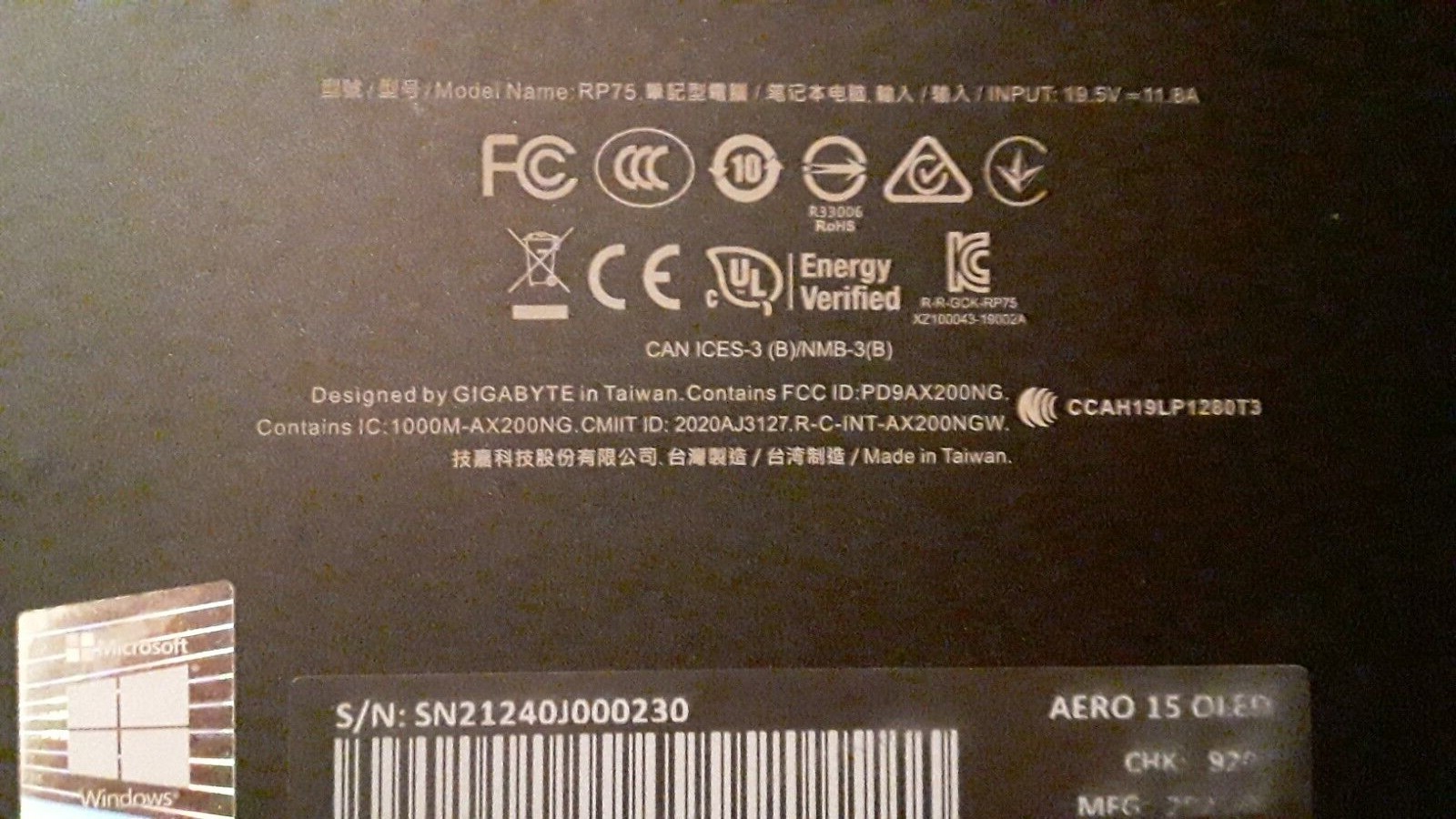 GIGABYTE AERO 15 OLED (1TB SSD, Intel Core i7-11800H, 2.3GHz, 16GB RAM, 3080) 